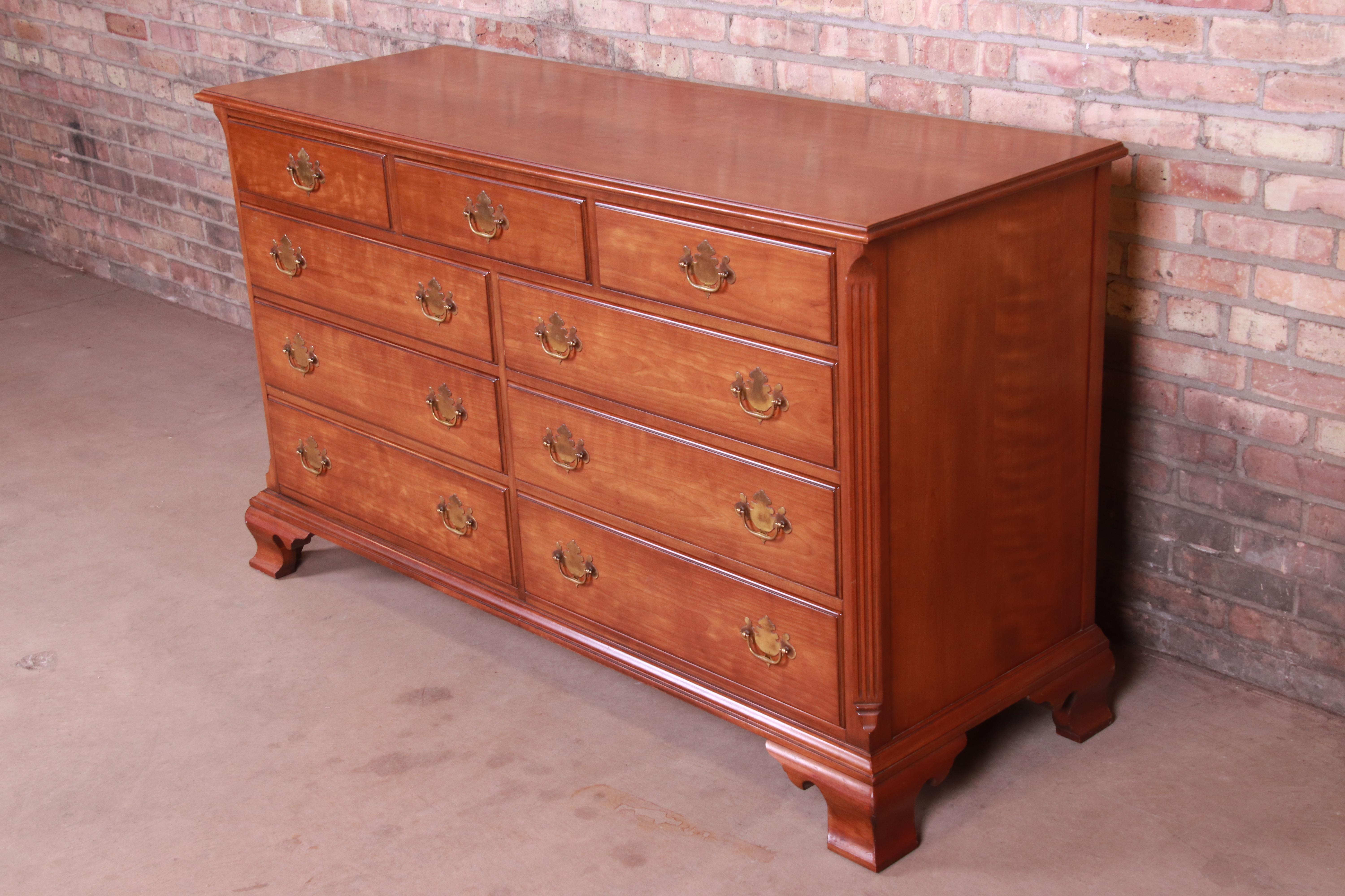 Kindel Furniture American Chippendale Solid Cherry Wood Dresser or Credenza In Good Condition In South Bend, IN
