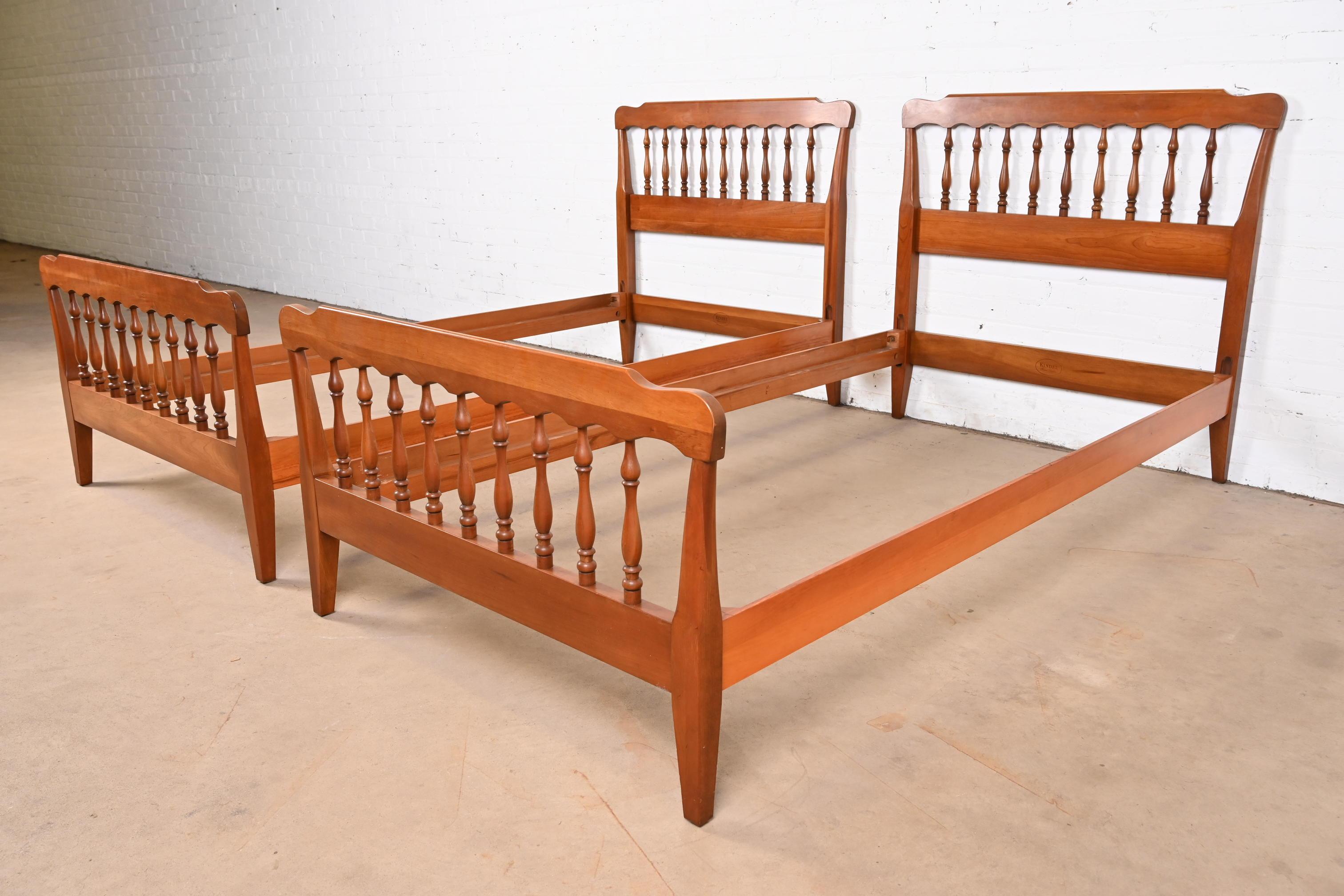 Kindel Furniture American Colonial Carved Cherry Wood Twin Size Spindle Beds For Sale 1