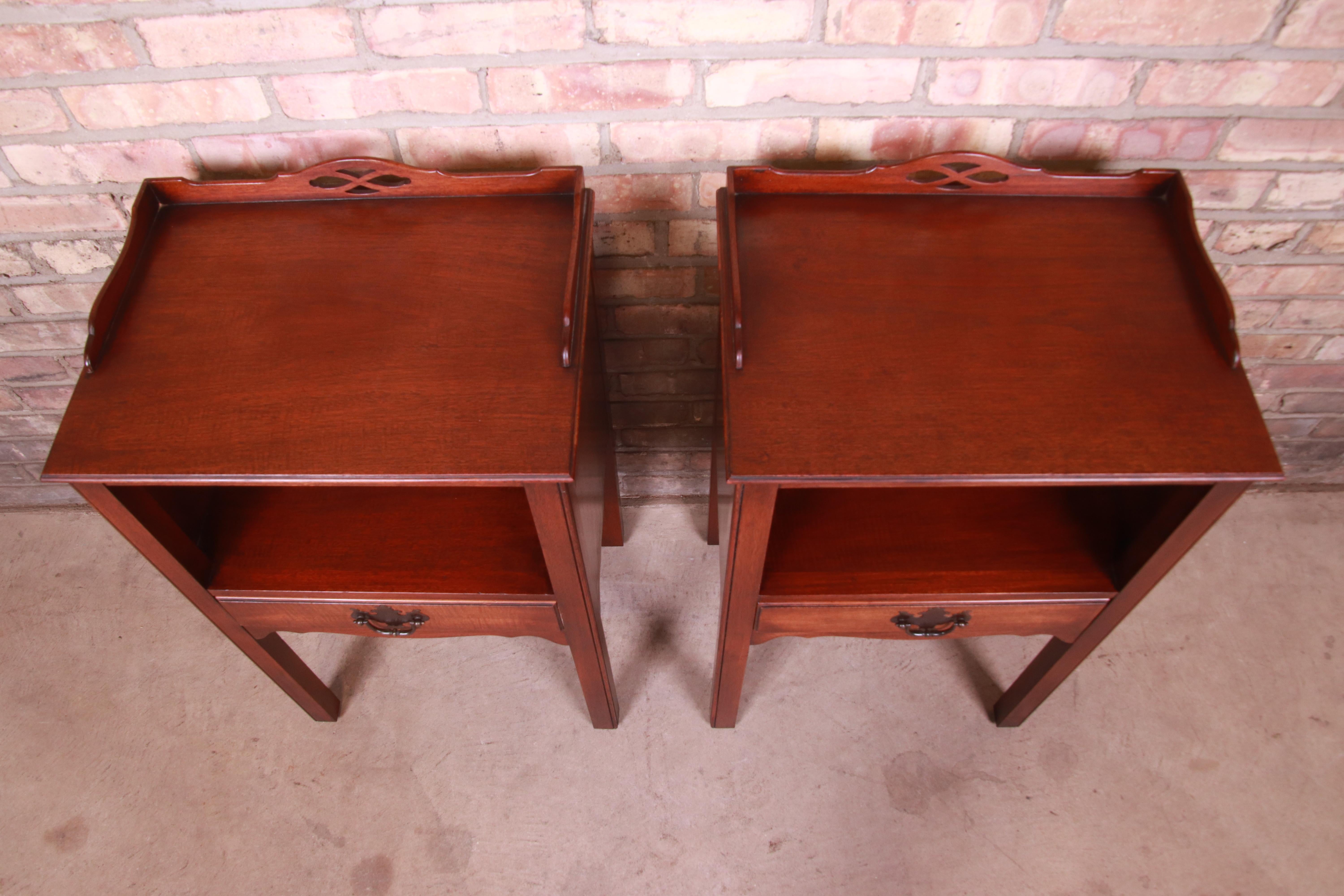 Kindel Furniture American Colonial Mahogany Nightstands, Pair 6