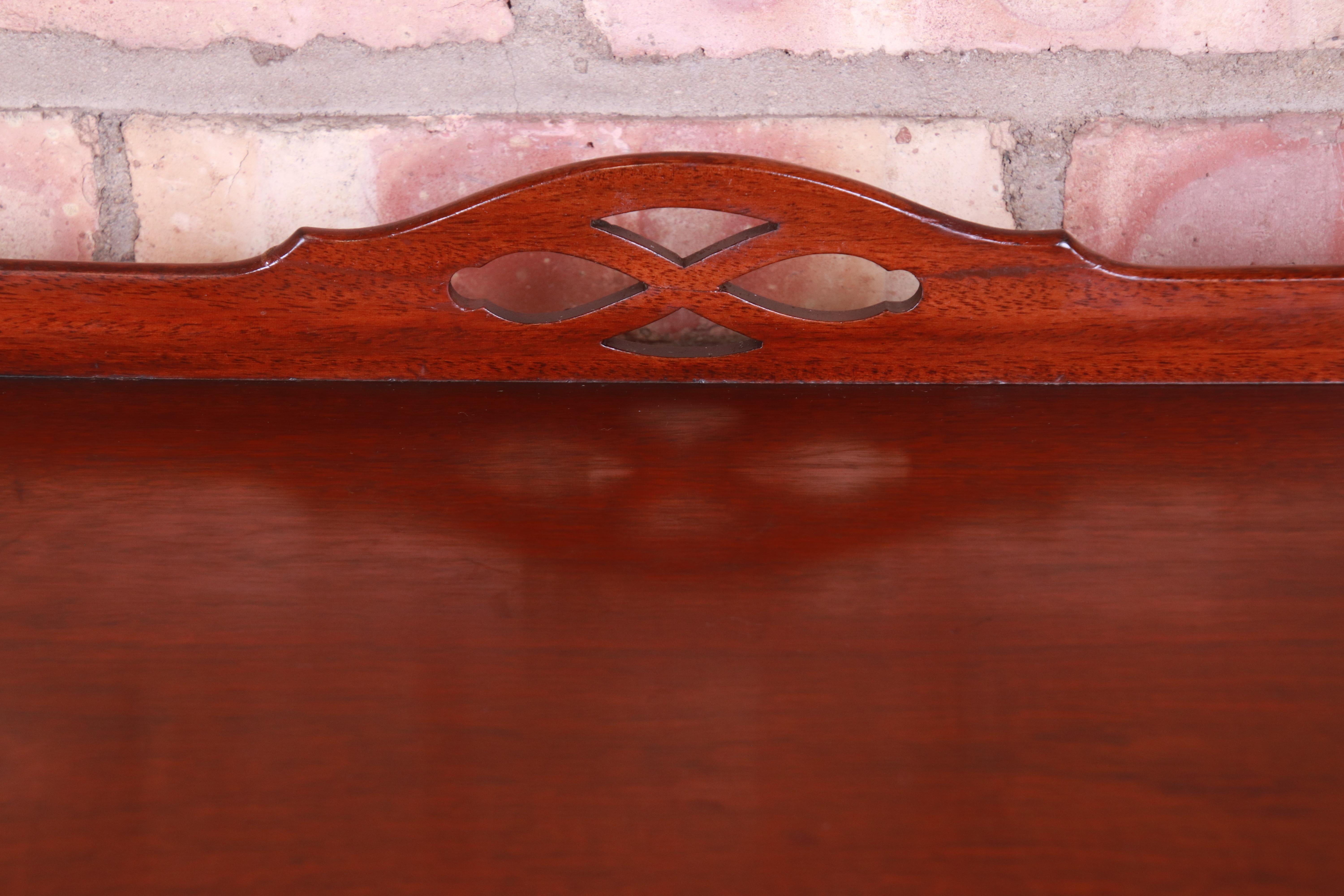 Kindel Furniture American Colonial Mahogany Nightstands, Pair 7