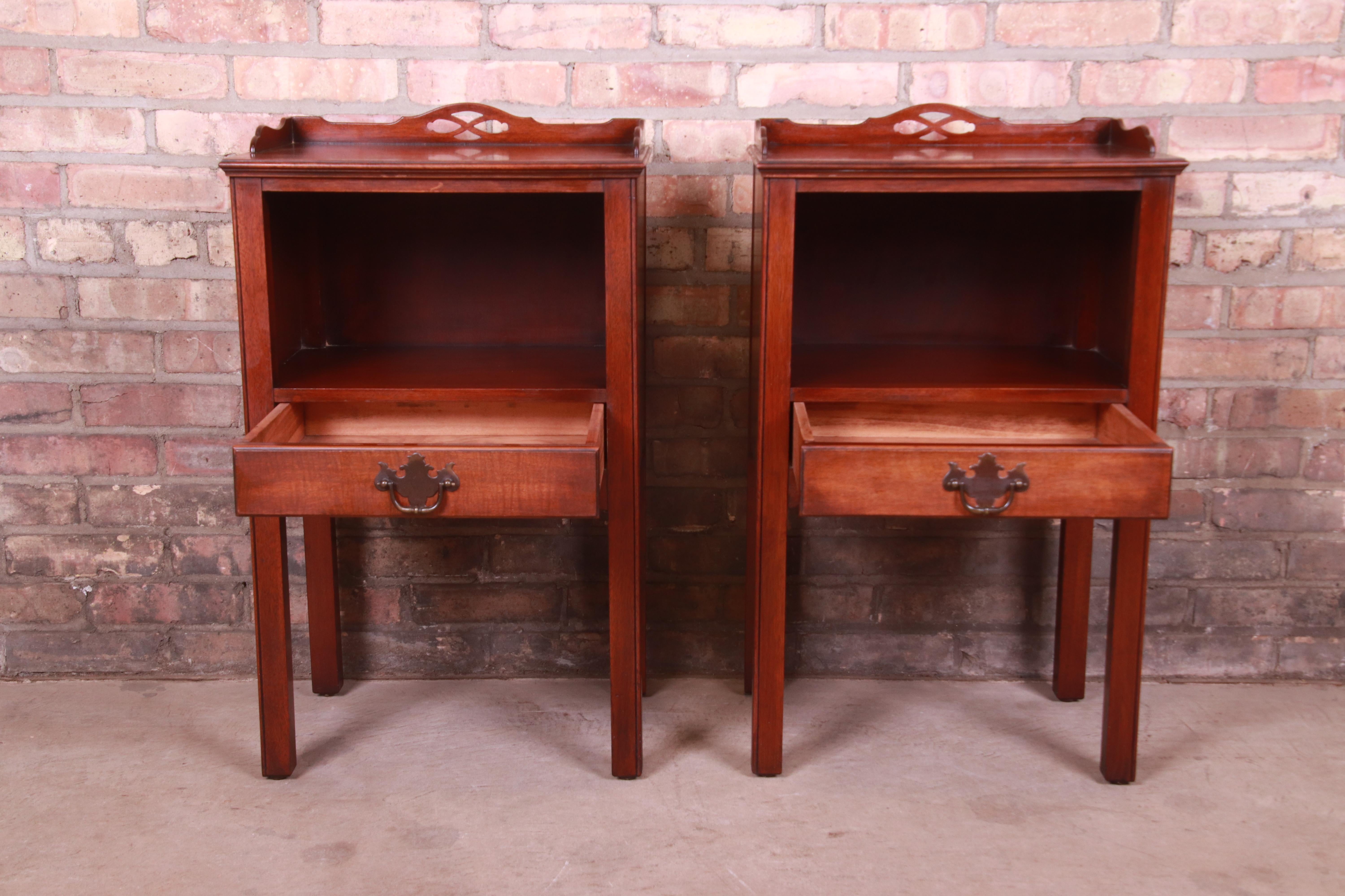 Kindel Furniture American Colonial Mahogany Nightstands, Pair 1