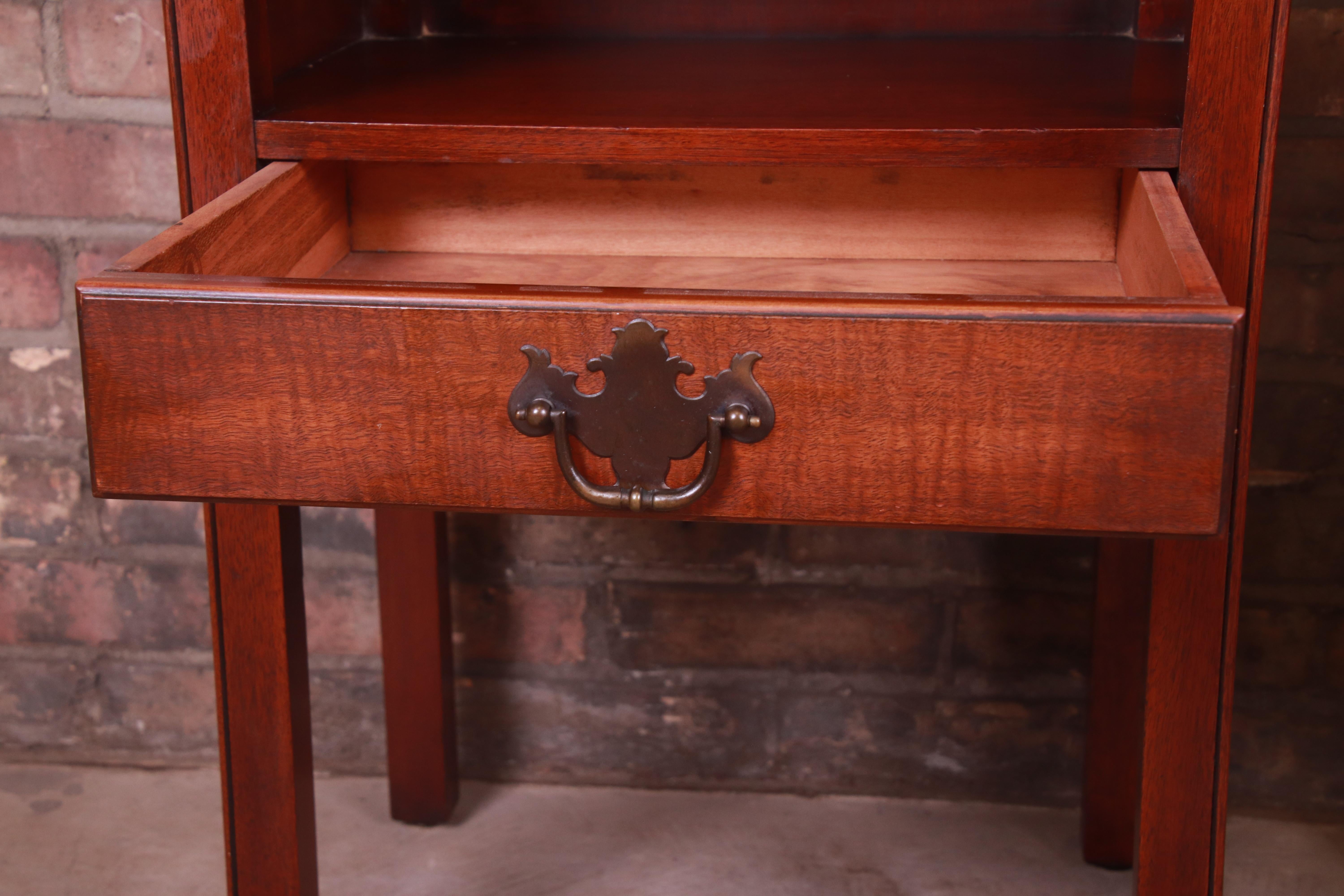 Kindel Furniture American Colonial Mahogany Nightstands, Pair 3