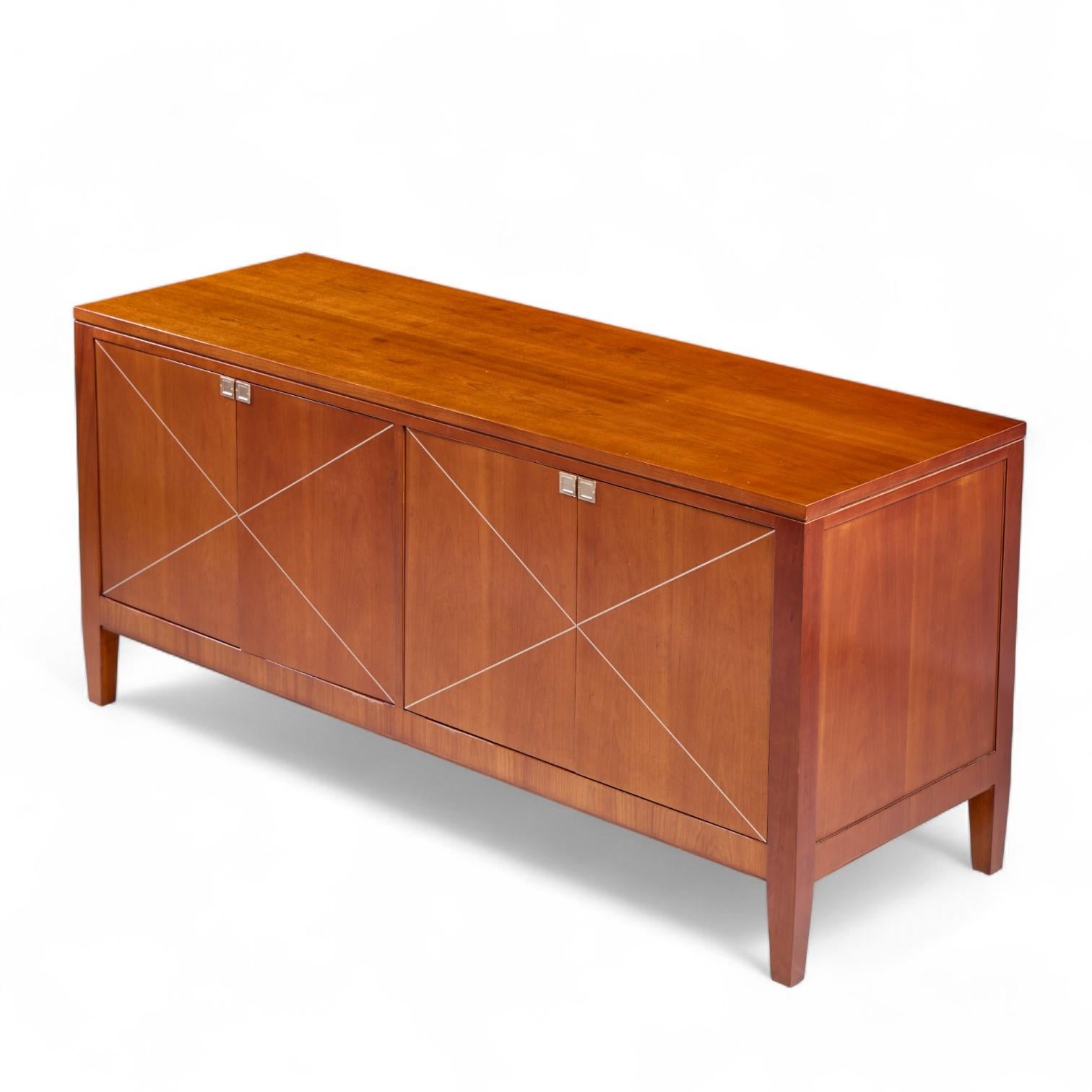 Kindel Furniture Credenza Cerezo en venta 1