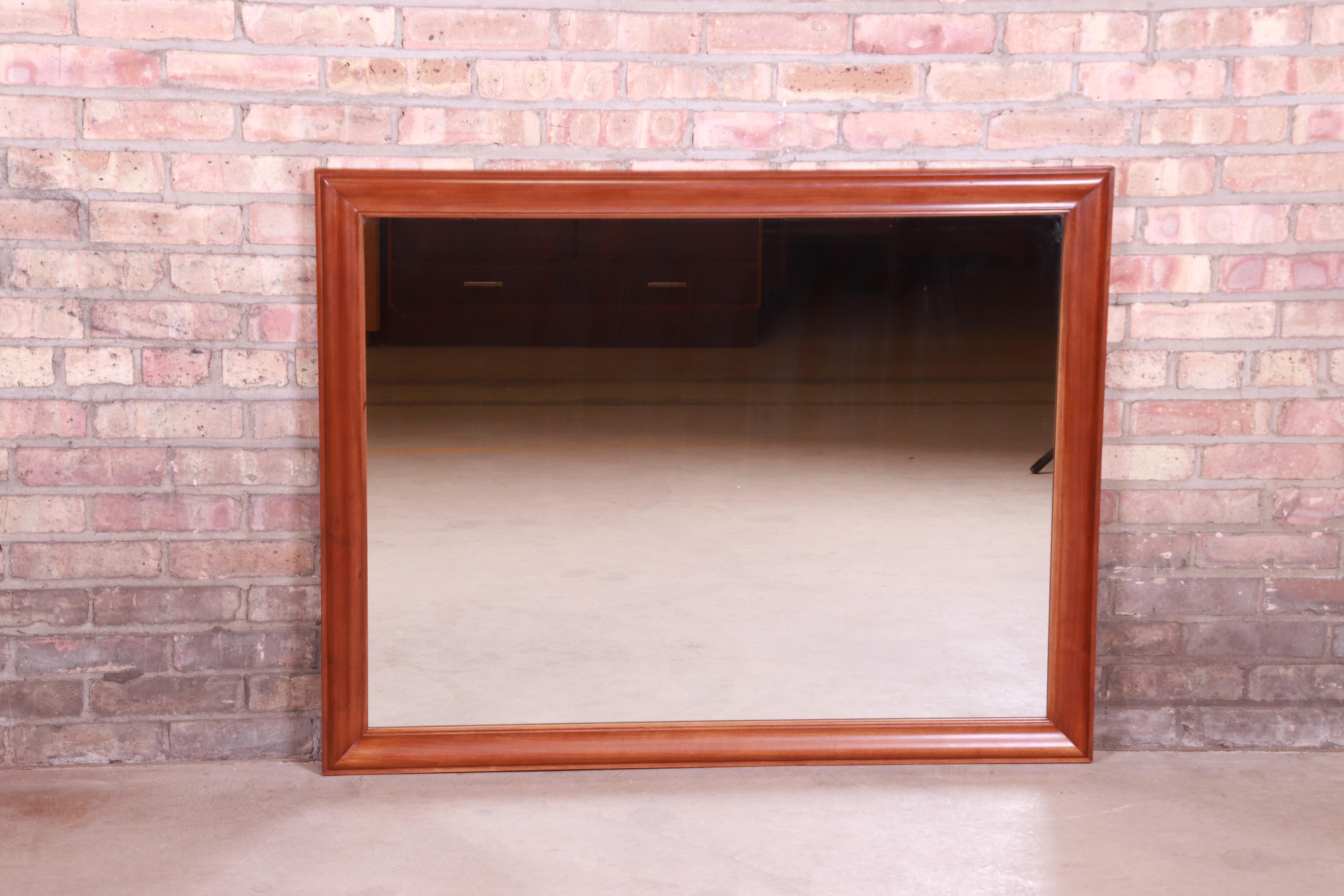 A gorgeous Early American style solid cherrywood framed wall mirror

By Kindel Furniture

USA, circa 1980s
 
Measures: 44.5