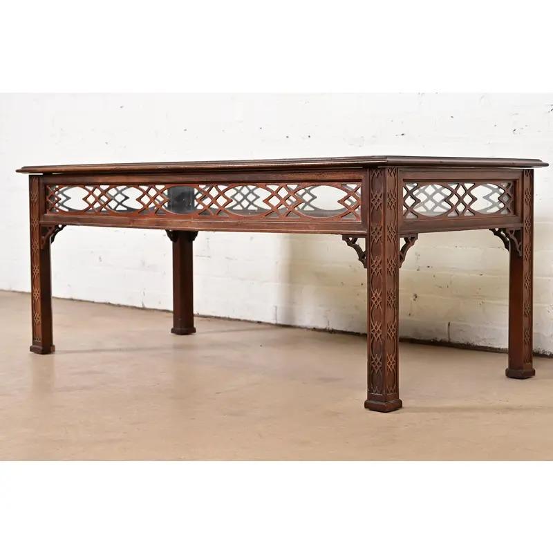 Kindel Furniture Chippendale Carved Mahogany Vitrine Coffee Table In Good Condition In South Bend, IN