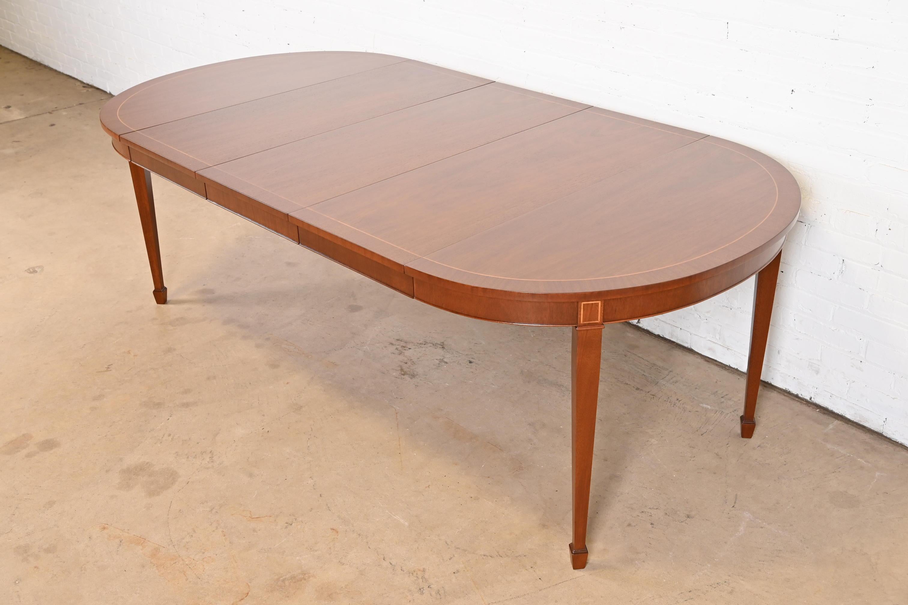 Kindel Furniture Federal Banded Mahogany Dining Table, Newly Refinished In Good Condition For Sale In South Bend, IN