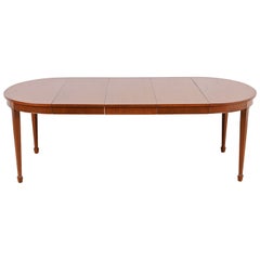 Table de salle à manger fédérale Kindel Furniture en acajou, nouvellement revernie