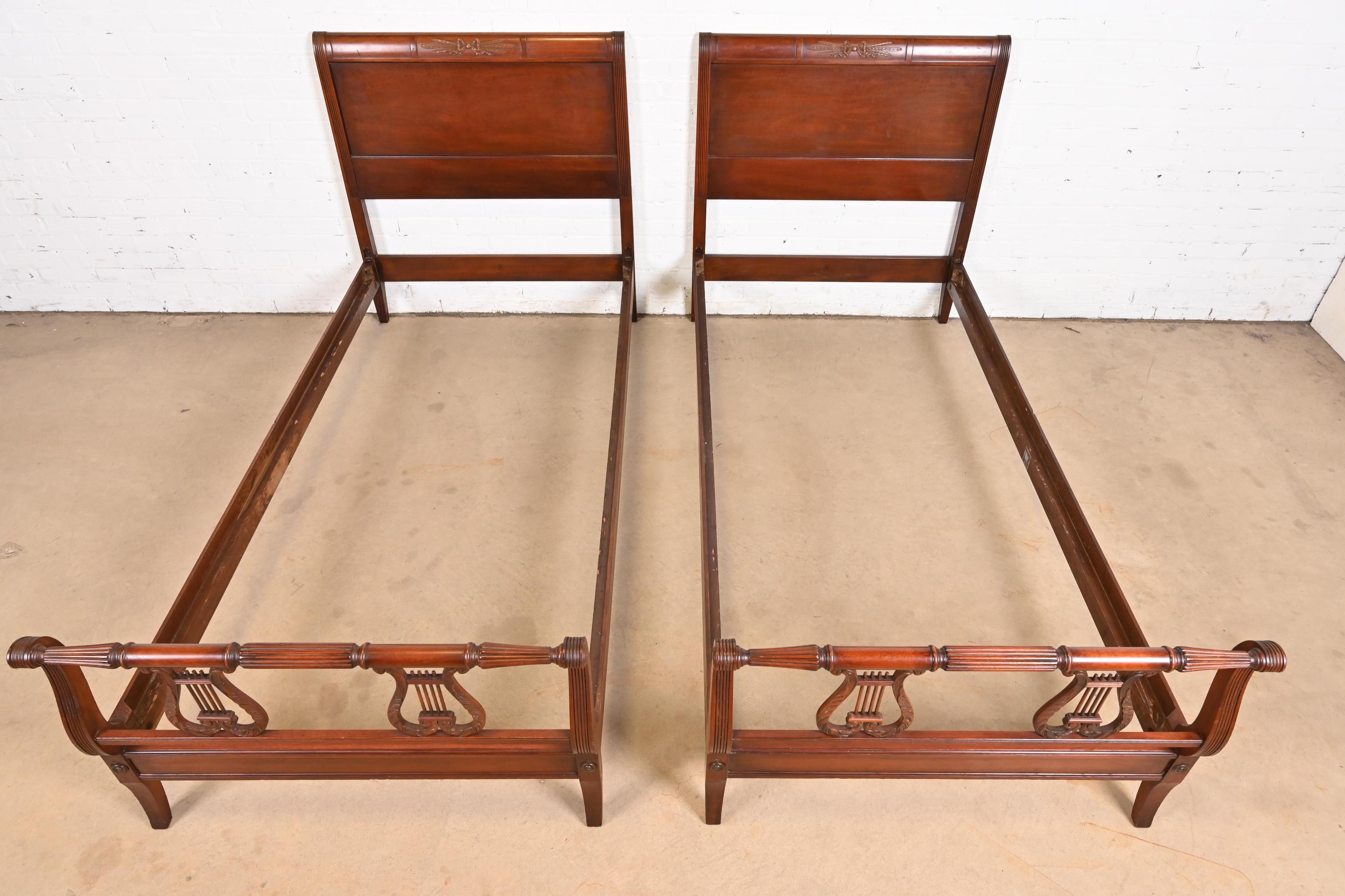 Brass Kindel Furniture Federal Carved Mahogany Twin Beds, Circa 1960s For Sale