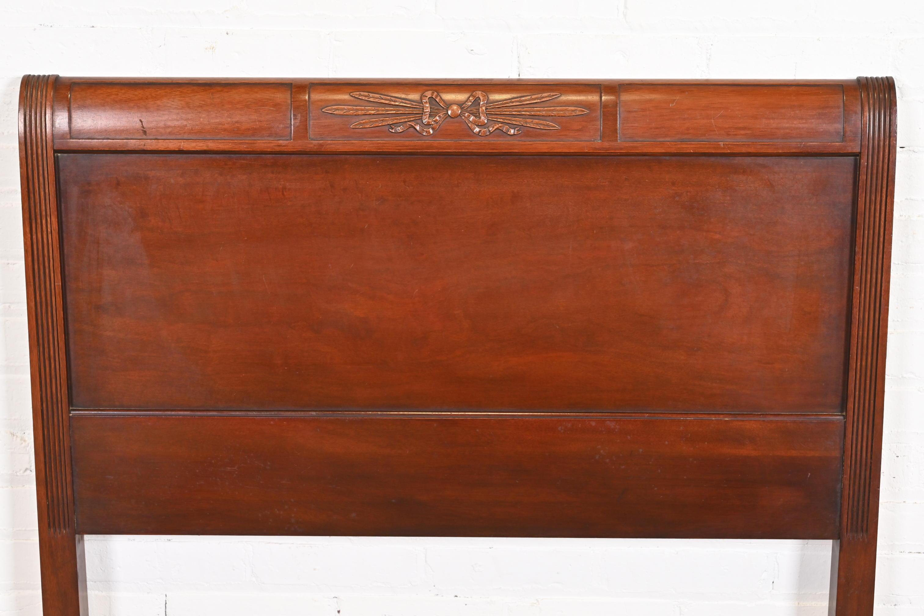 Kindel Furniture Federal Carved Mahogany Twin Beds, Circa 1960s For Sale 1