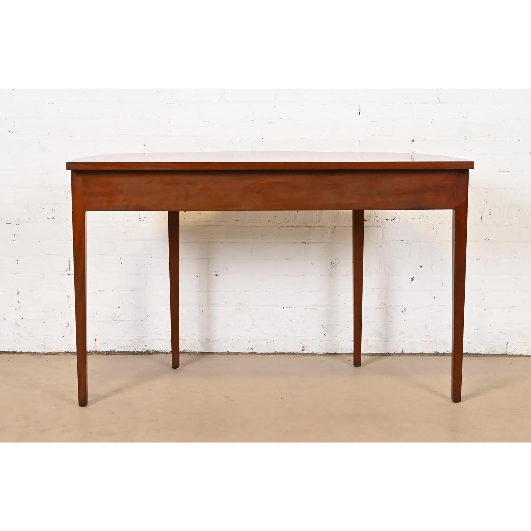 Kindel Furniture Federal Konsolentisch aus Mahagoni und Seidenholz mit Intarsien aus Mahagoni im Angebot 6