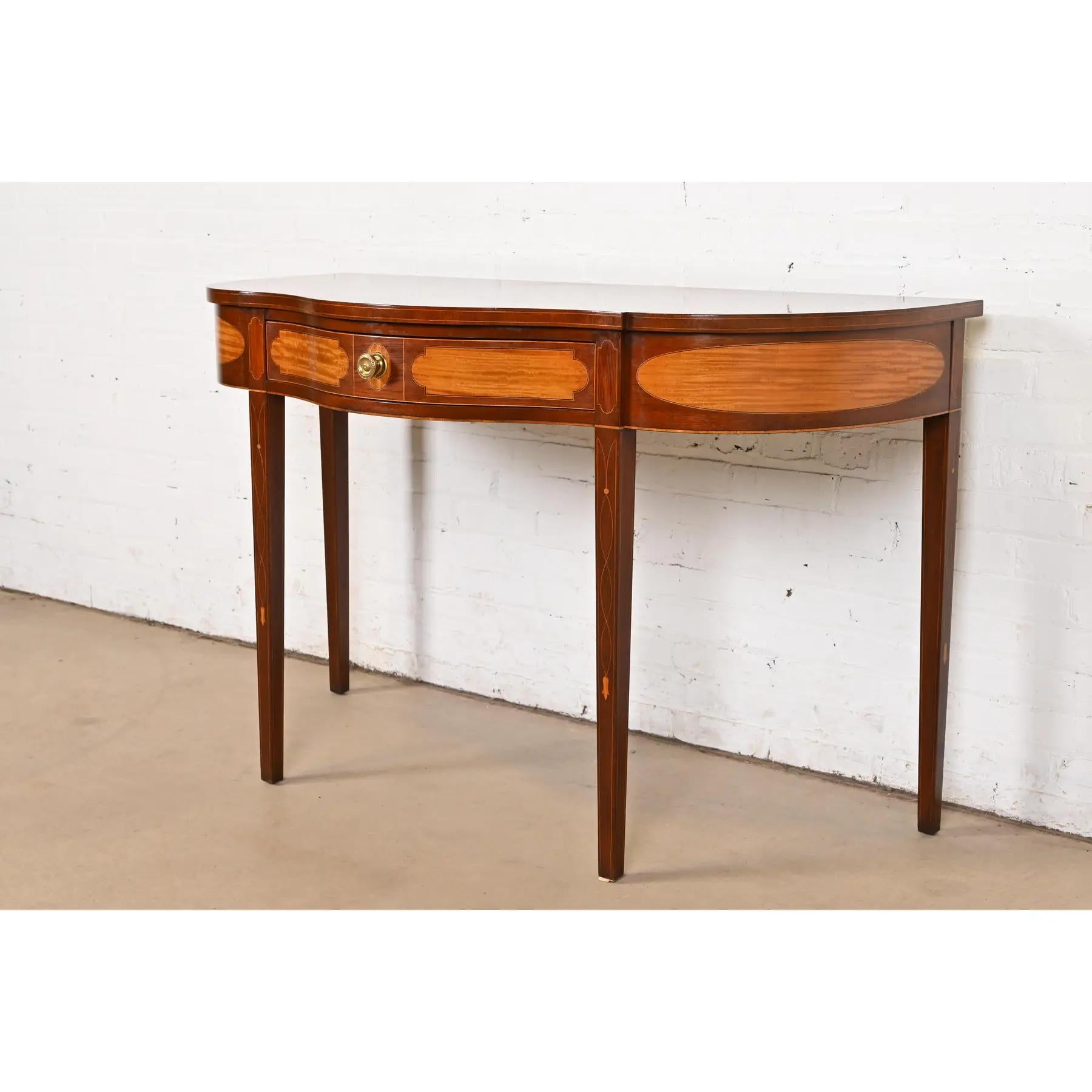 Kindel Furniture Federal Konsolentisch aus Mahagoni und Seidenholz mit Intarsien aus Mahagoni im Zustand „Relativ gut“ im Angebot in South Bend, IN