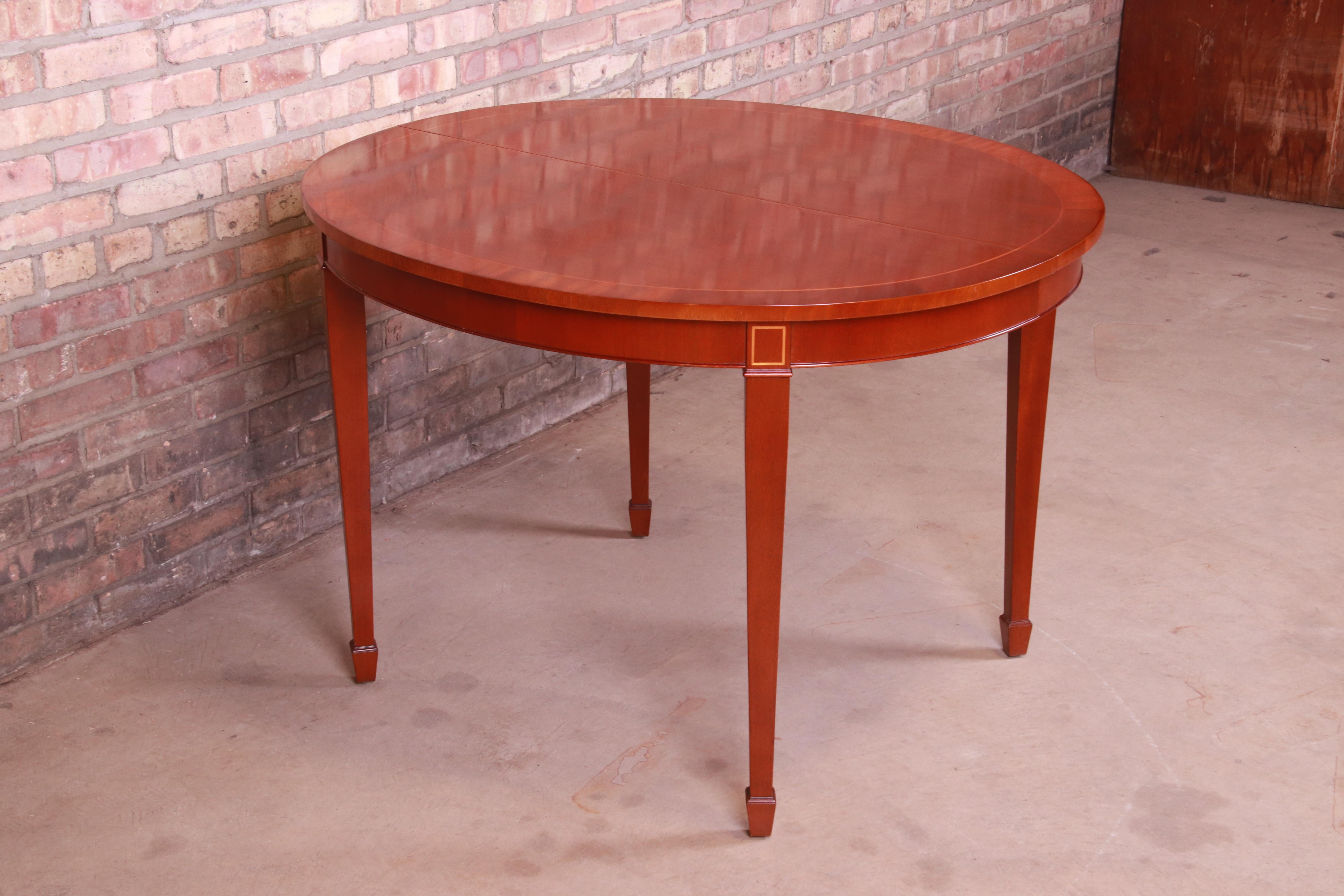 Kindel Furniture Federal Style Banded Mahogany Extension Dining or Game Table In Good Condition For Sale In South Bend, IN