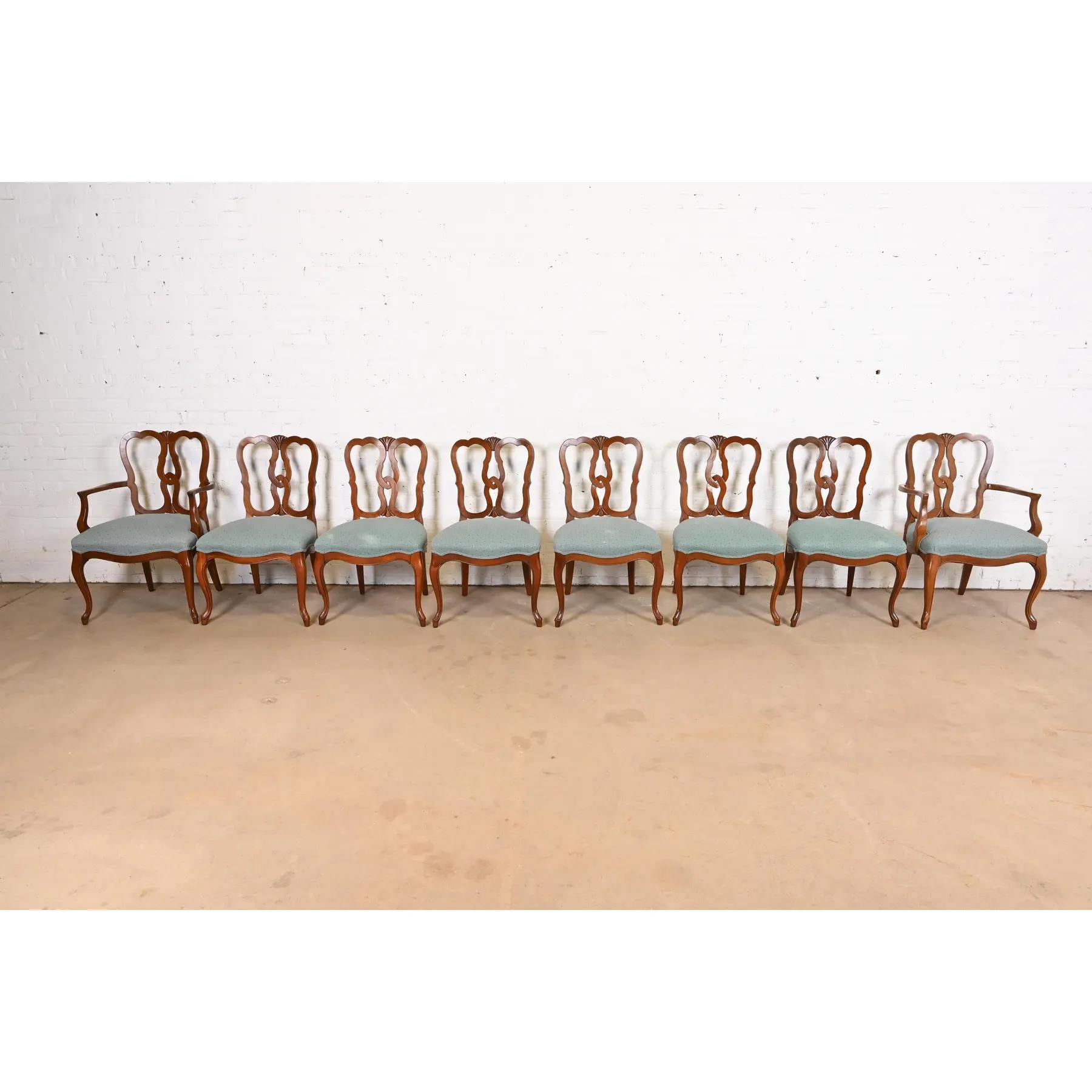 Kindel Furniture French Provincial Louis XV Carved Cherry Dining Chairs, Eight In Good Condition In South Bend, IN