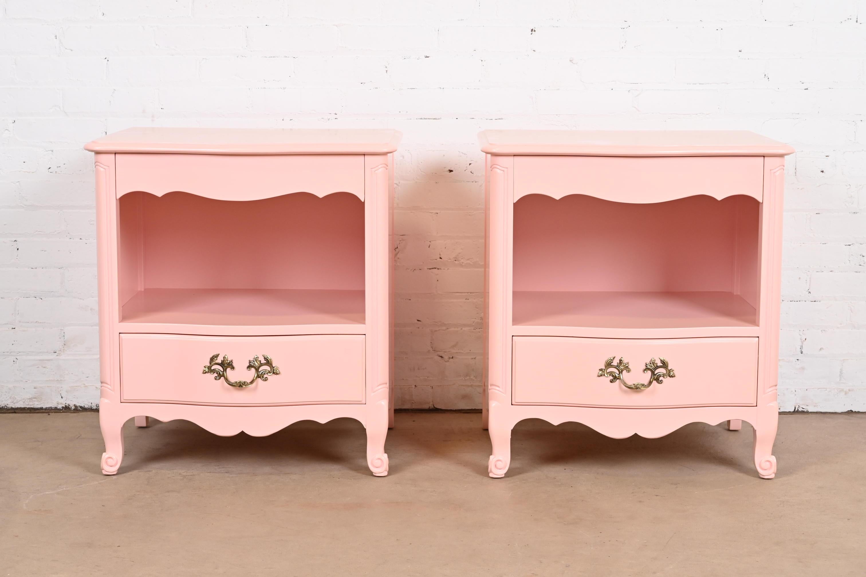 Kindel Furniture French Provincial Louis XV Pink Lacquered Nightstands, Pair In Good Condition In South Bend, IN