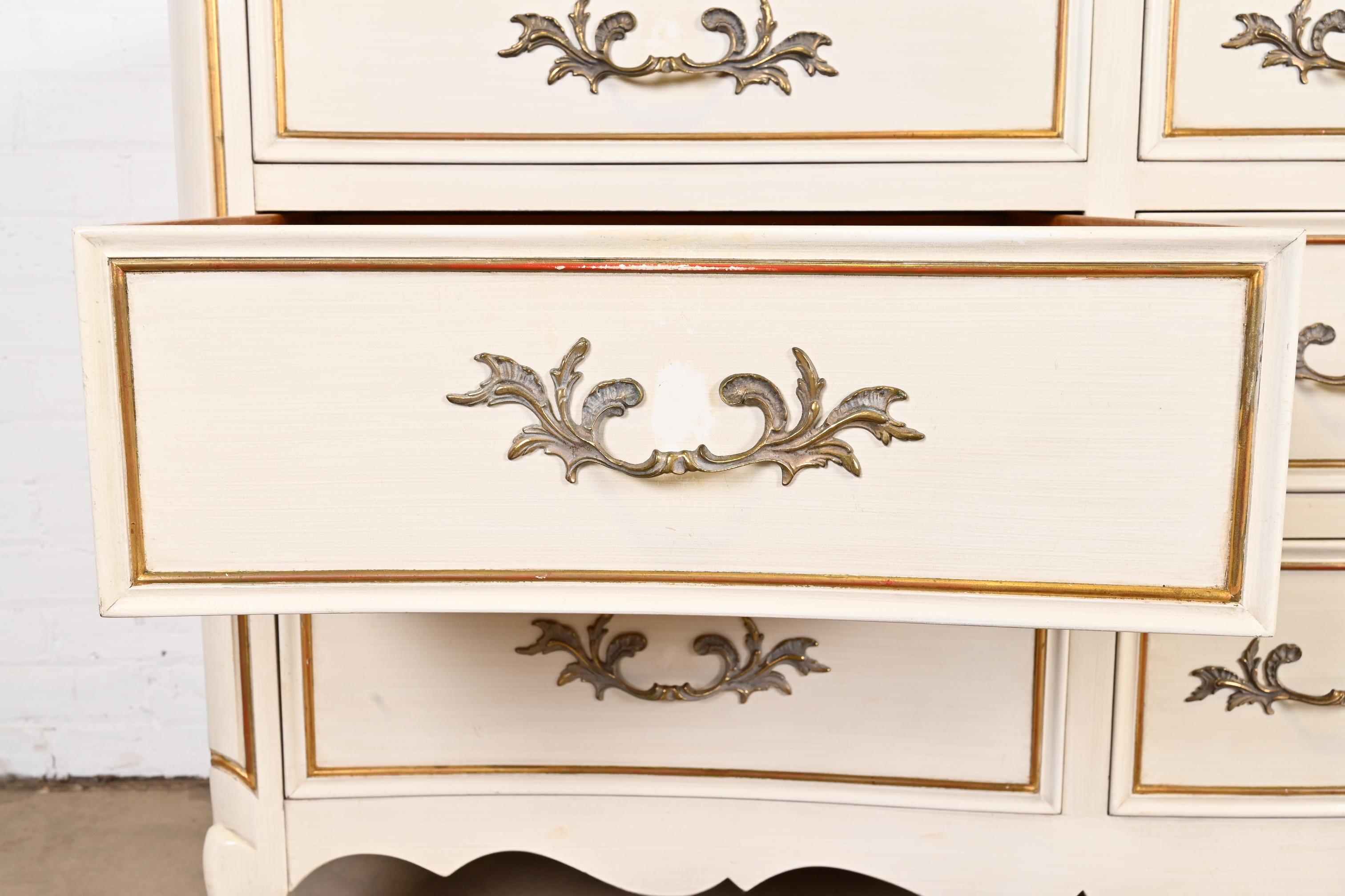 Kindel Furniture French Provincial Louis XV Triple Dresser, circa 1960s For Sale 3