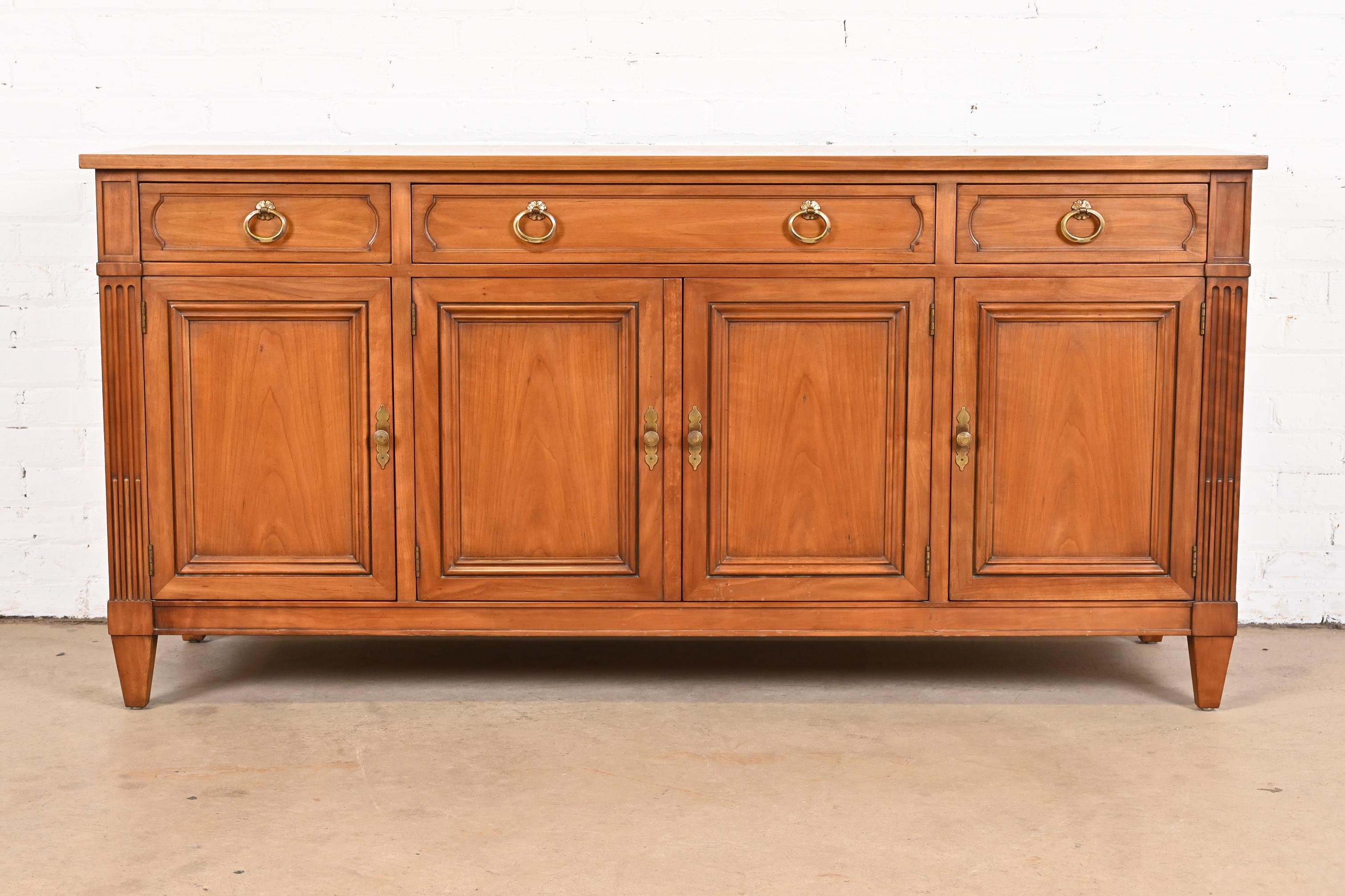 Kindel Furniture French Regency Louis XVI Cherry Wood Sideboard Credenza, 1960s In Good Condition In South Bend, IN