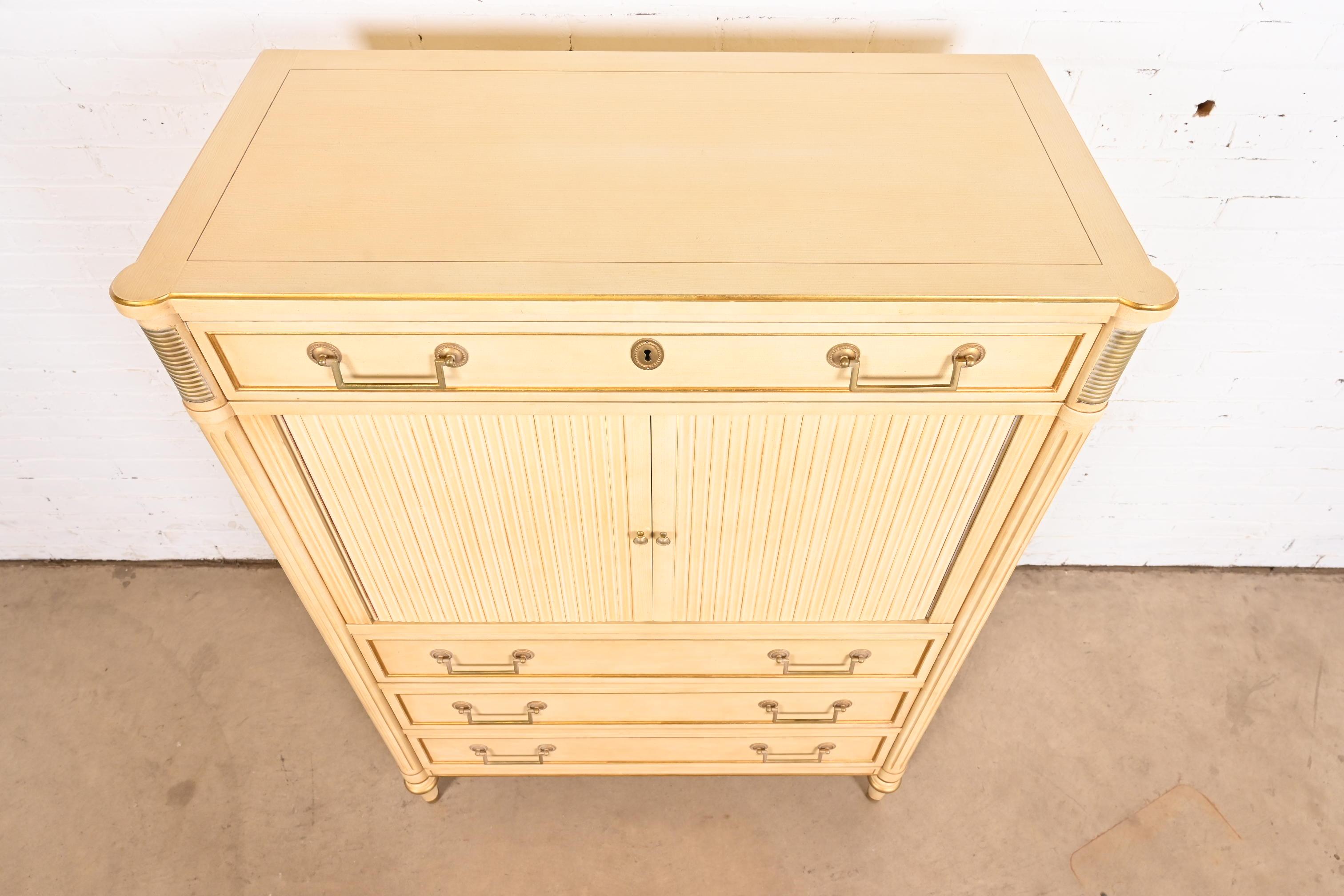 Kindel Furniture commode de gentleman de style Régence française Louis XVI laquée crème en vente 4