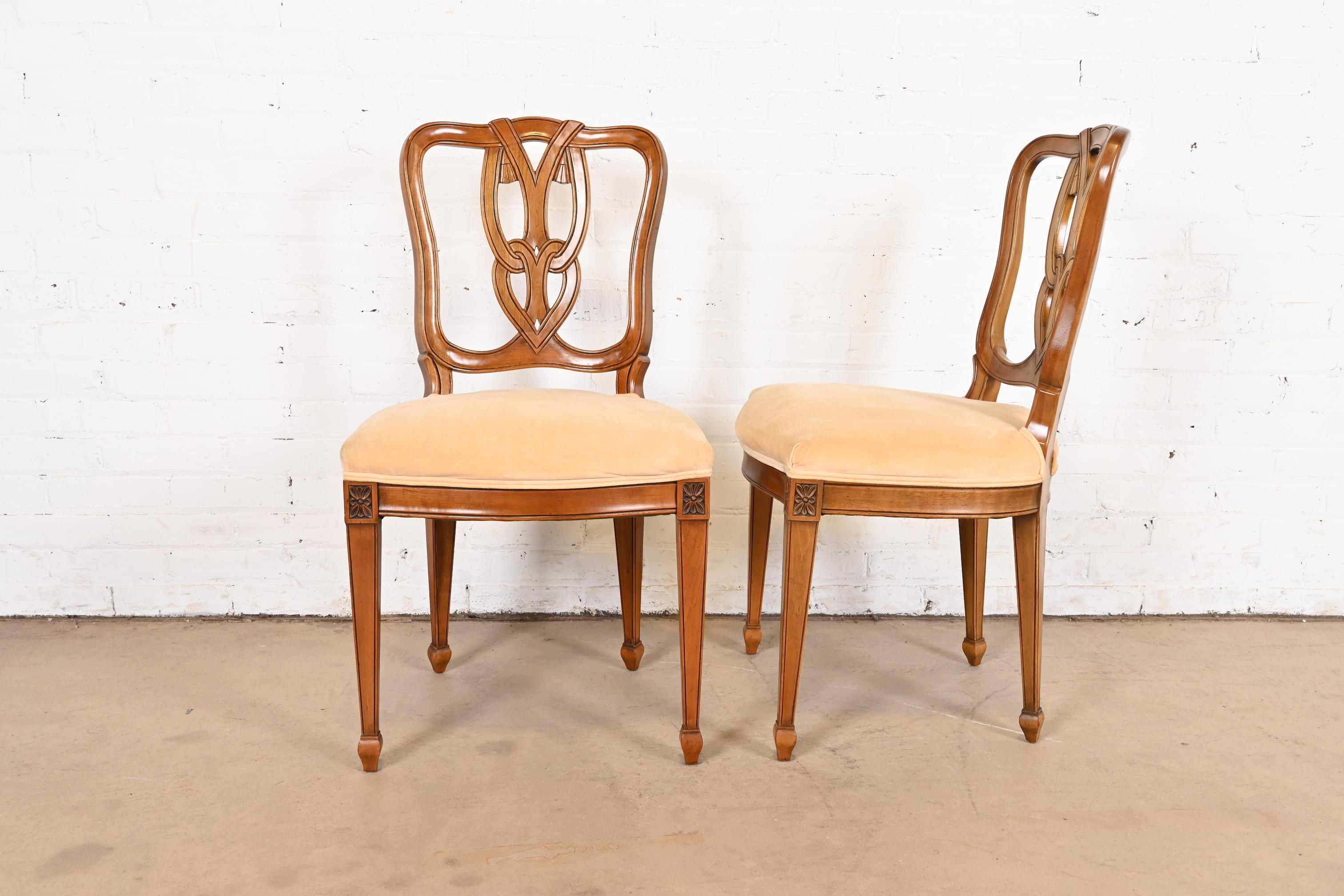Kindel Furniture Französische Regency Louis XVI Obstholz-Esszimmerstühle, Sechser-Set, Kindel im Angebot 3