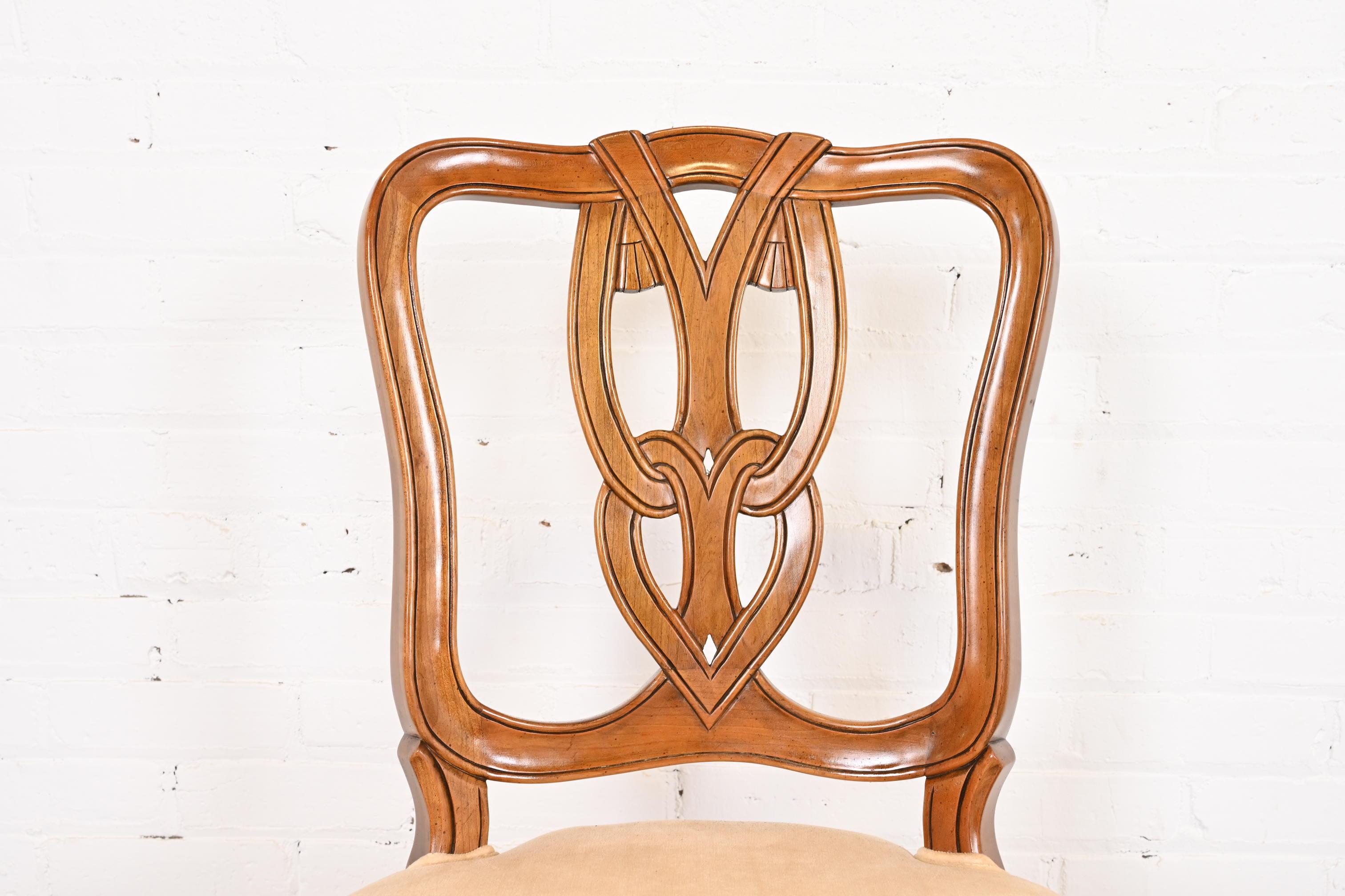 Kindel Furniture ensemble de six chaises de salle à manger Régence française Louis XVI en bois fruitier en vente 5