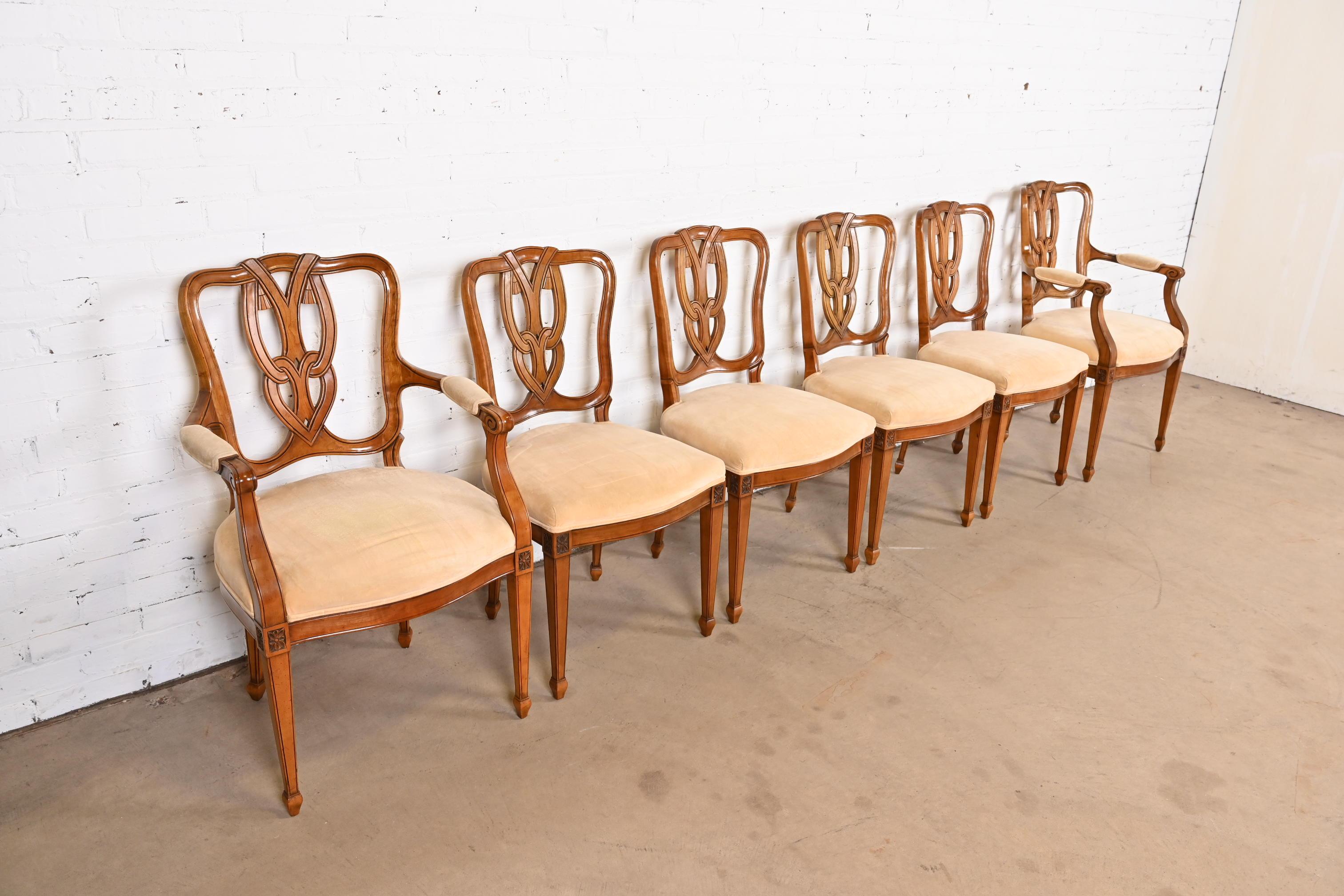 Kindel Furniture Französische Regency Louis XVI Obstholz-Esszimmerstühle, Sechser-Set, Kindel (Mitte des 20. Jahrhunderts) im Angebot
