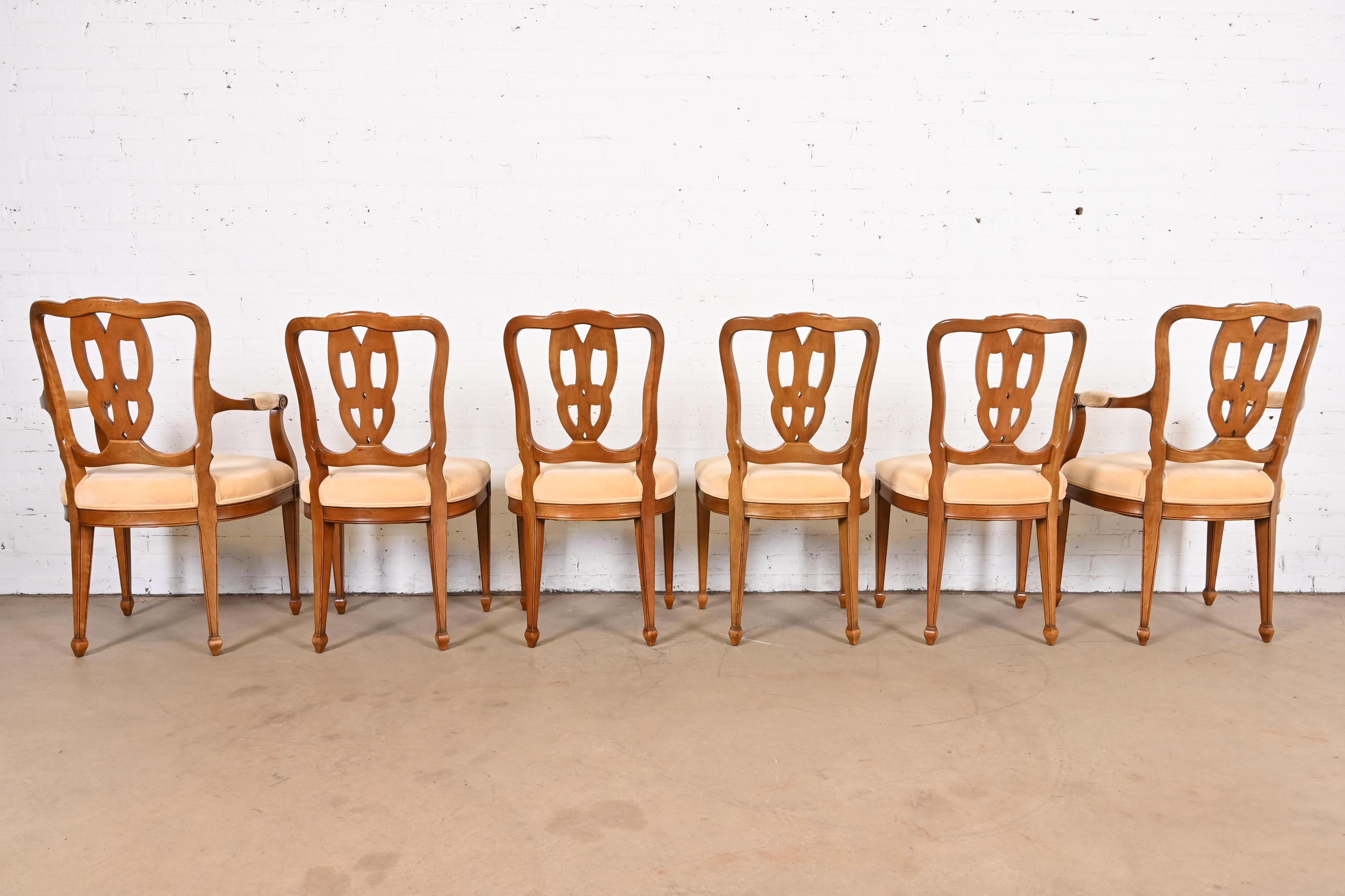 Kindel Furniture ensemble de six chaises de salle à manger Régence française Louis XVI en bois fruitier en vente 1