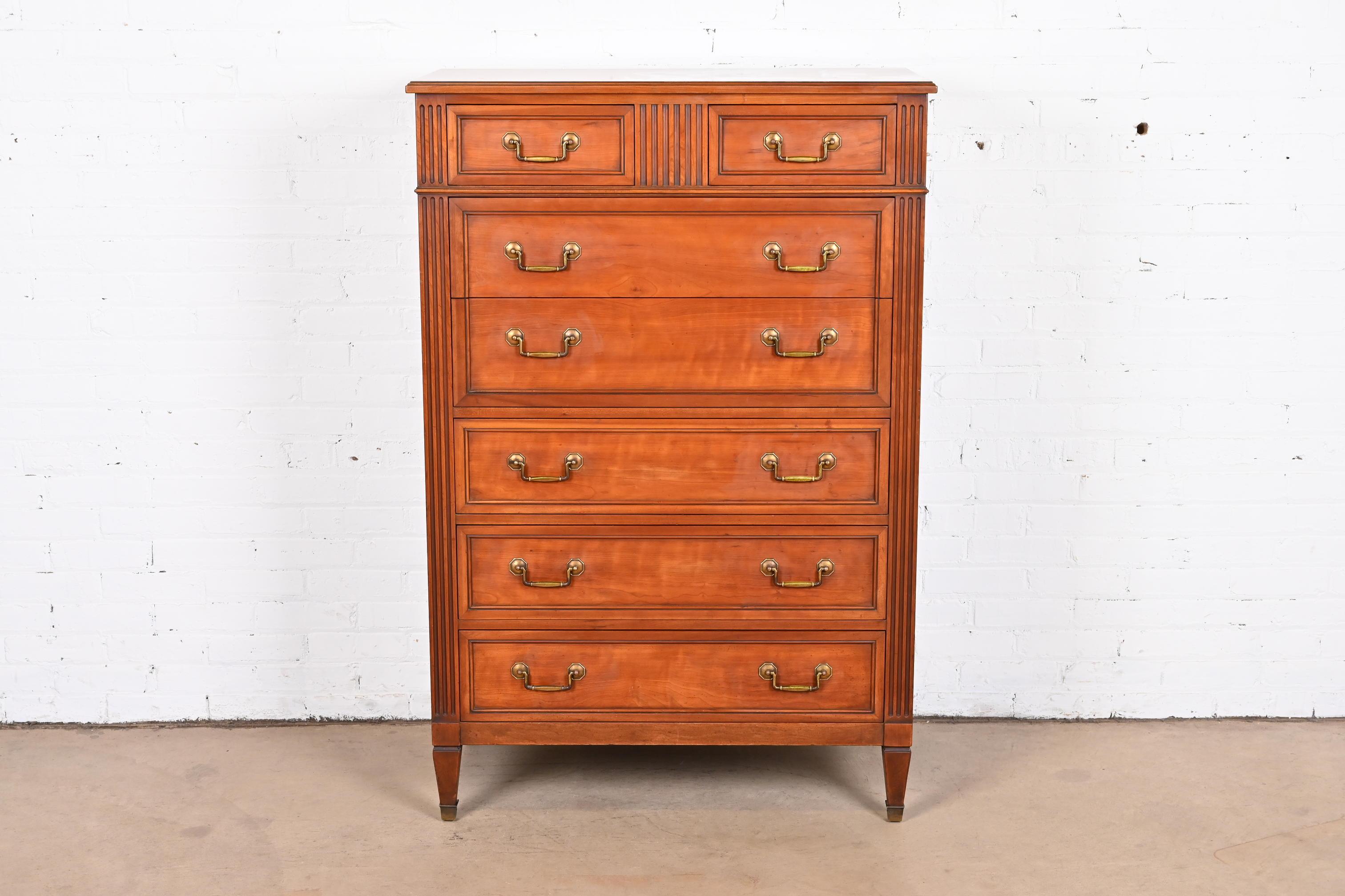 A gorgeous French Regency Louis XVI style 7-drawer chest of drawers or highboy dresser

By Kindel Furniture

USA, circa 1980s

Fruitwood, with original brass hardware.

Measures: 36