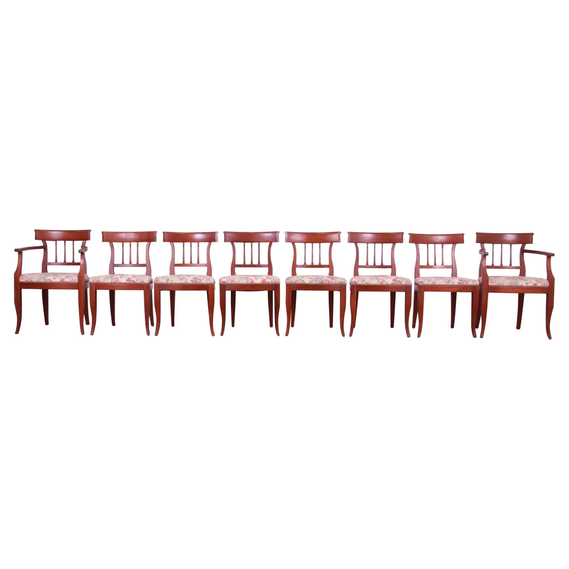 Kindel Furniture ensemble de huit chaises de salle à manger de style Régence française en cerisier massif
