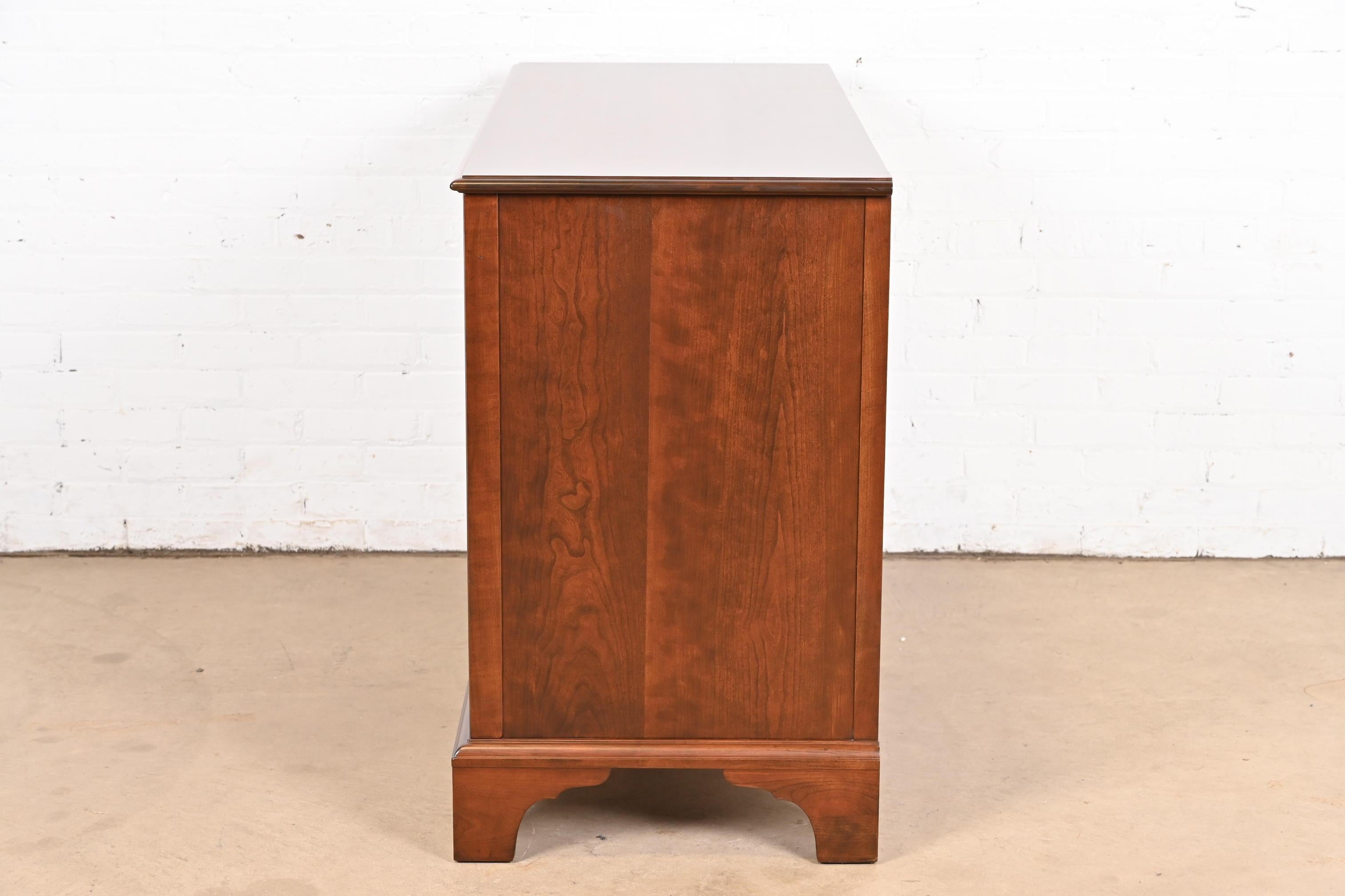 Kindel Furniture Georgian Carved Cherry Wood Eight-Drawer Dresser, Refinished For Sale 5