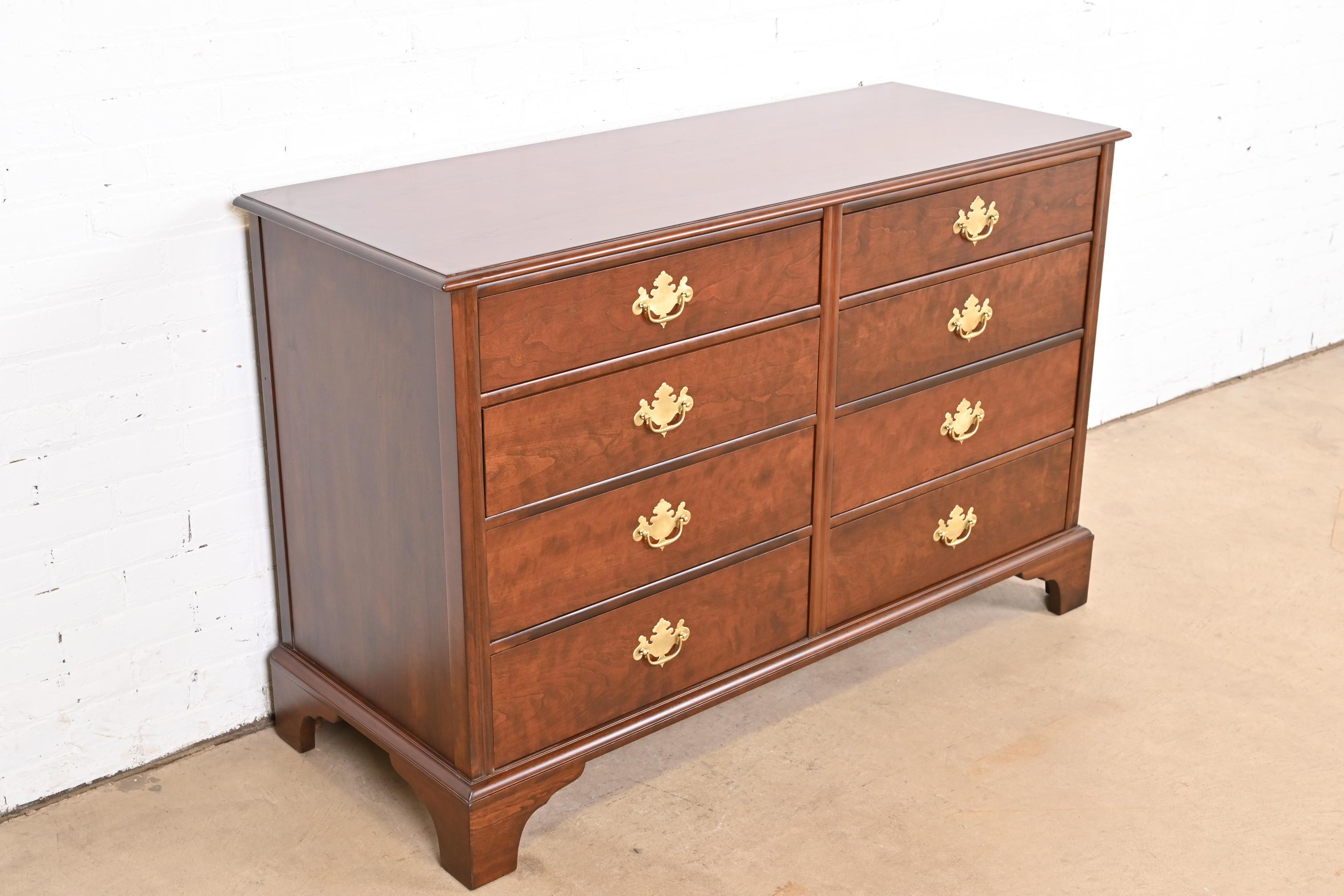 Late 20th Century Kindel Furniture Georgian Carved Cherry Wood Eight-Drawer Dresser, Refinished For Sale