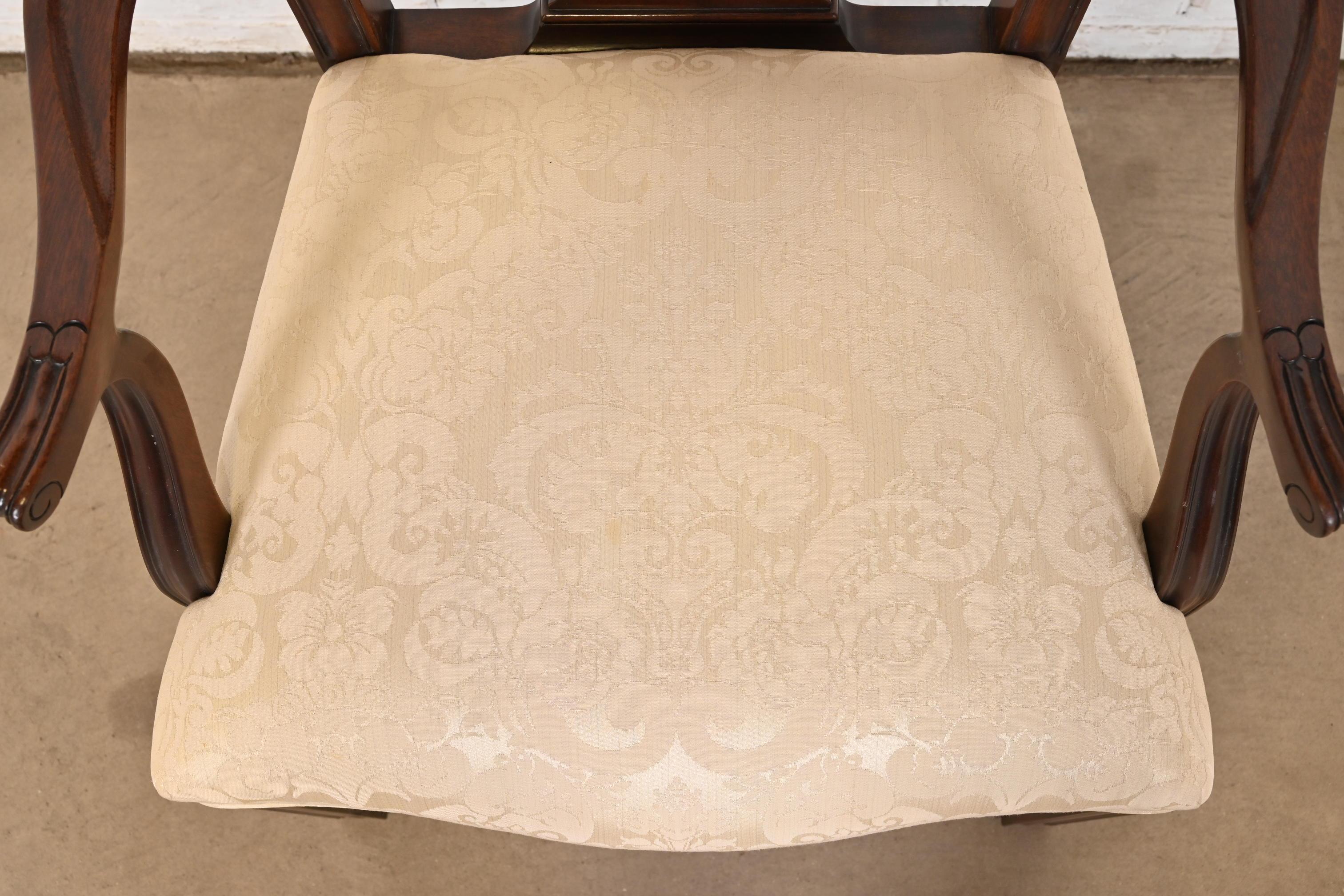 Kindel Furniture Sillas de Comedor Georgianas de Caoba Tallada, Juego de Seis en venta 3