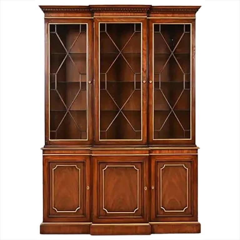 Kindel Furniture Georgian Carved Mahogany Lighted Breakfront Bookcase Cabinet