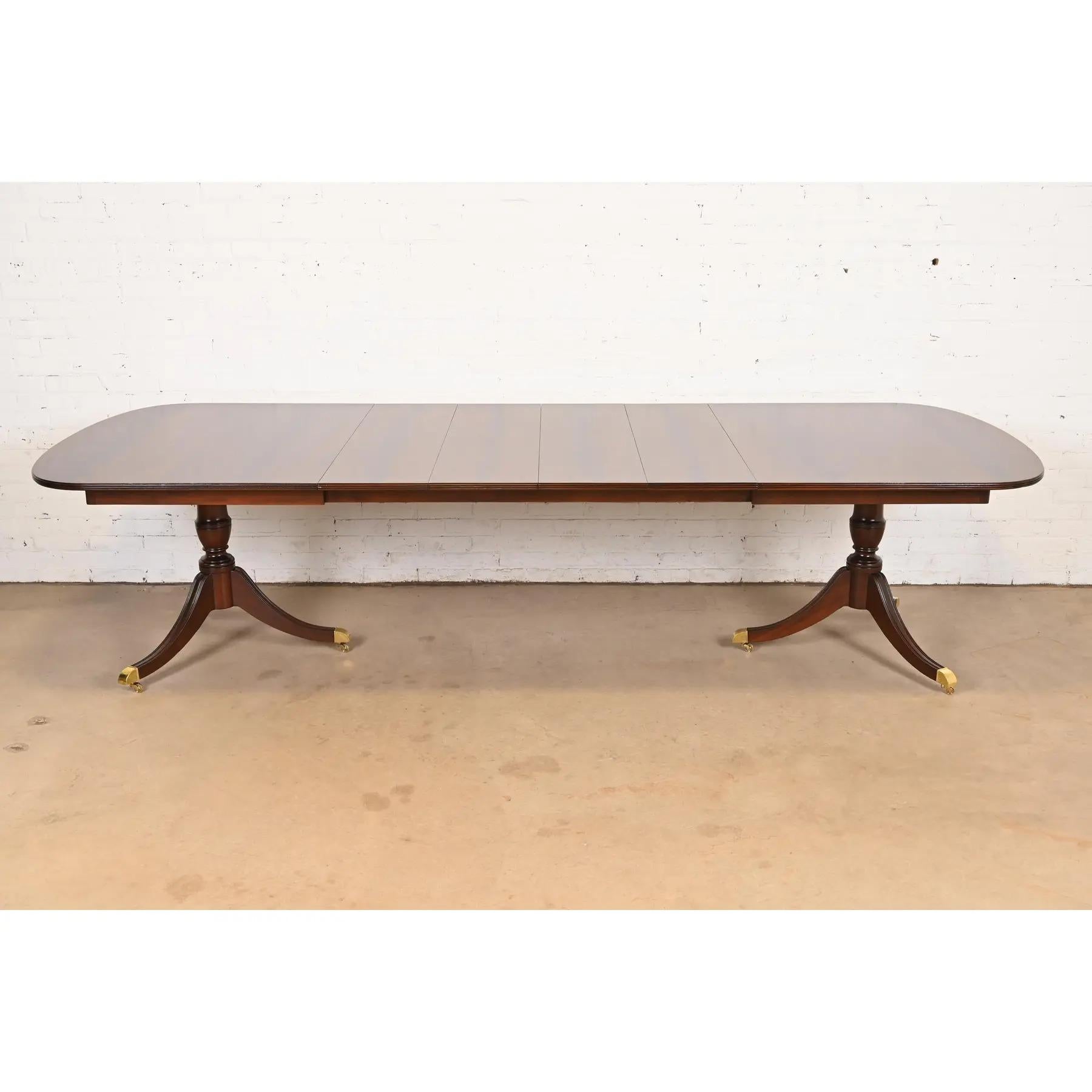 American Kindel Furniture Georgian Flame Mahogany Pedestal Dining Table, Refinished For Sale