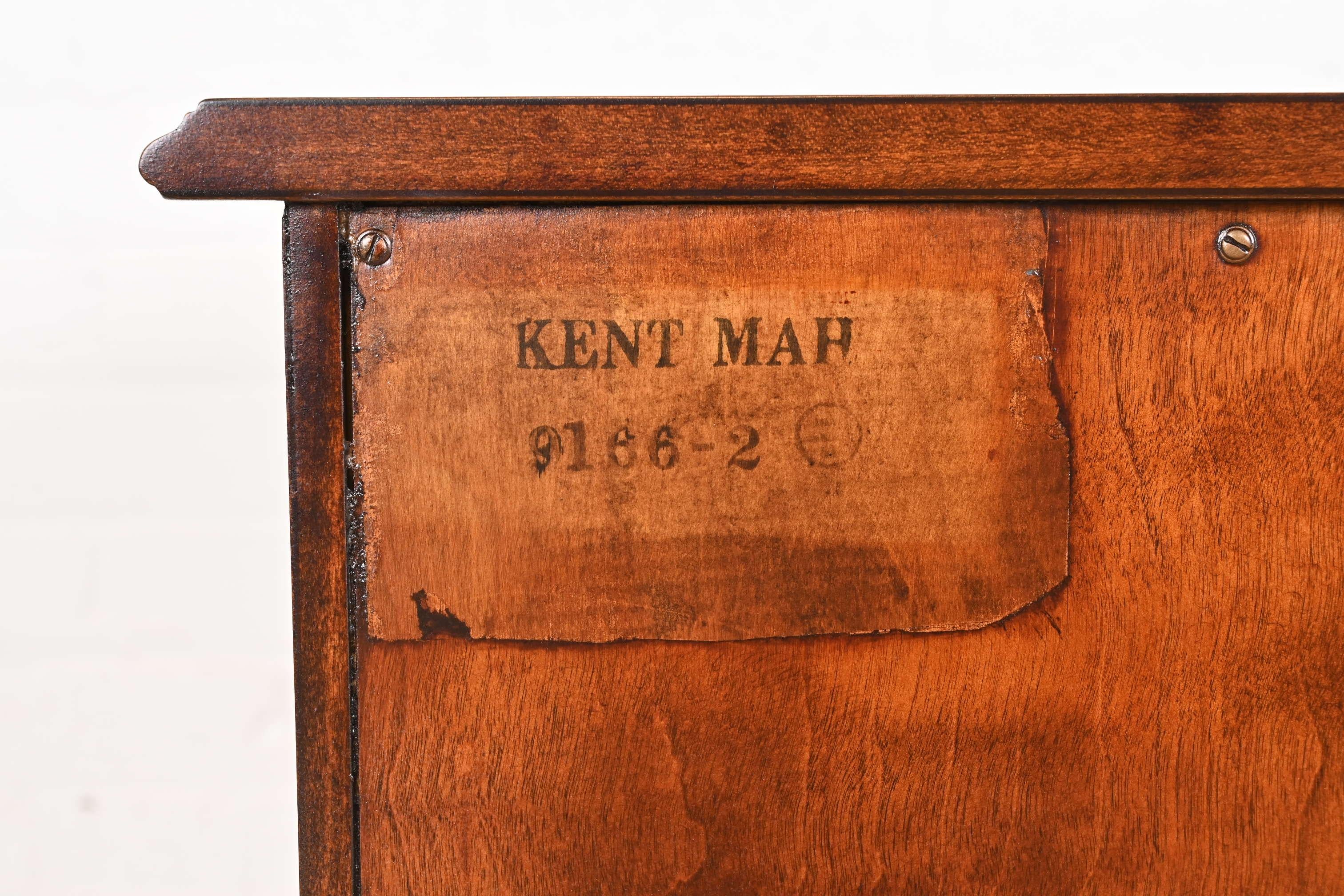 Kindel Furniture Georgian Mahogany Block Front Chest of Drawers, Refinished For Sale 11