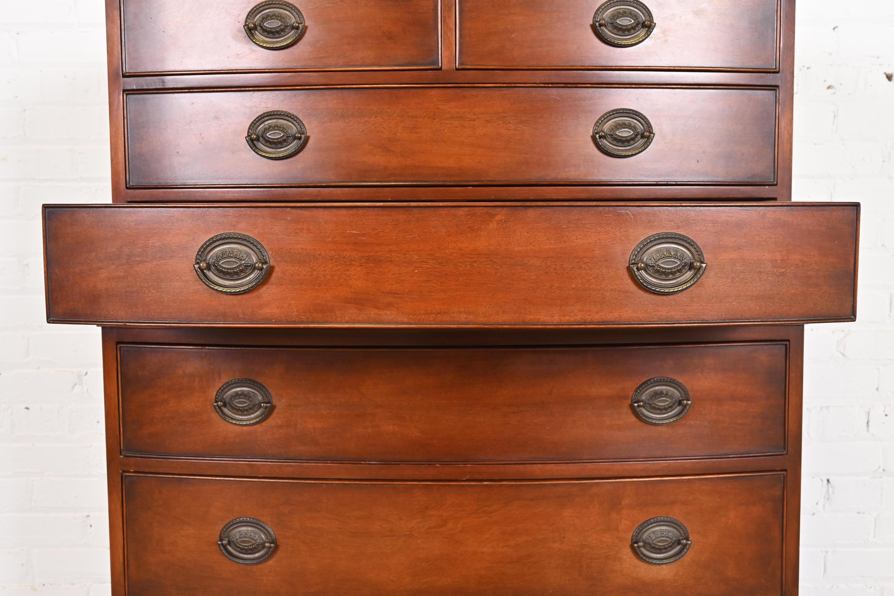 Kindel Furniture Georgian Mahogany Bow Front Highboy Dresser, circa 1960s For Sale 1