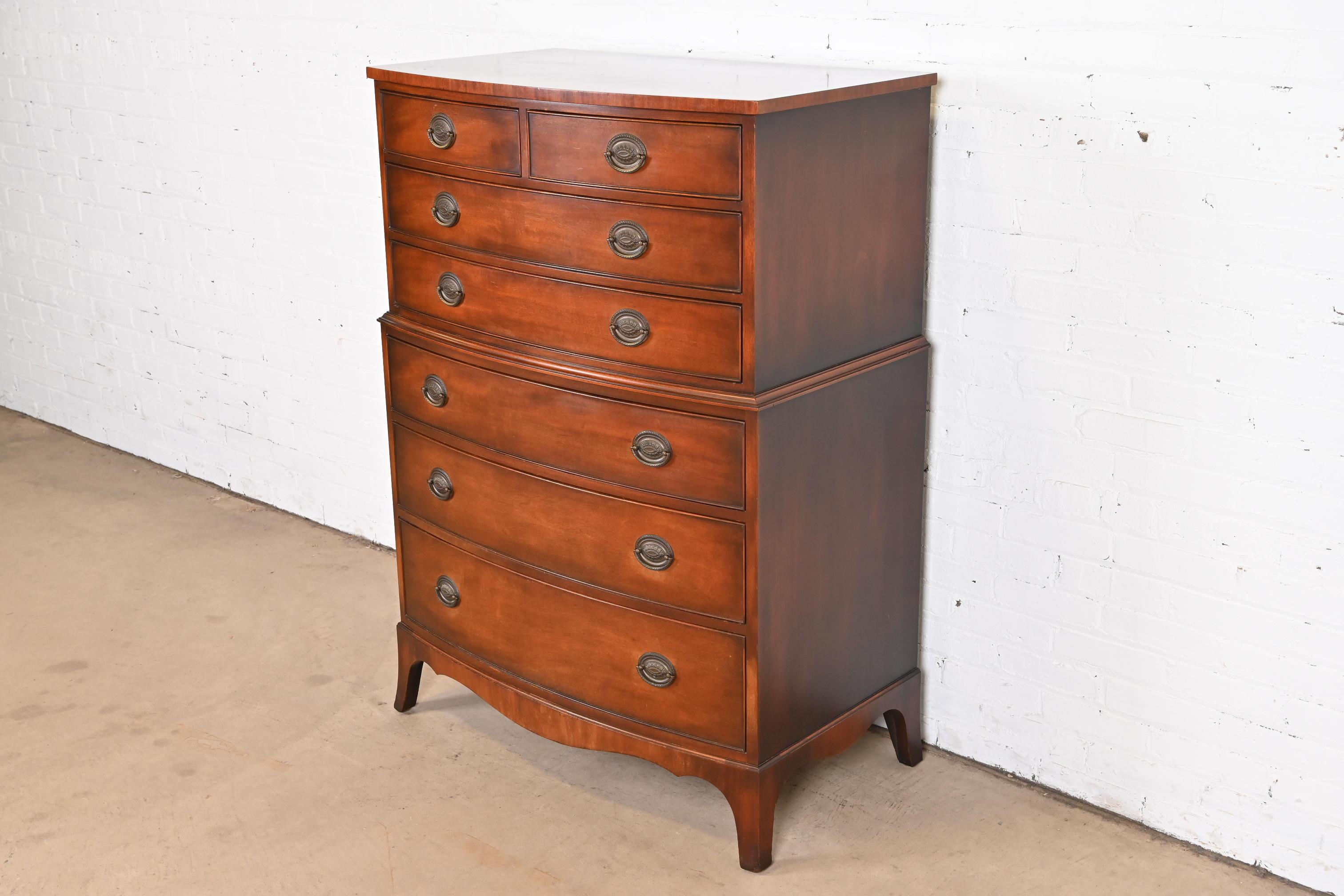 American Kindel Furniture Georgian Mahogany Bow Front Highboy Dresser, circa 1960s For Sale