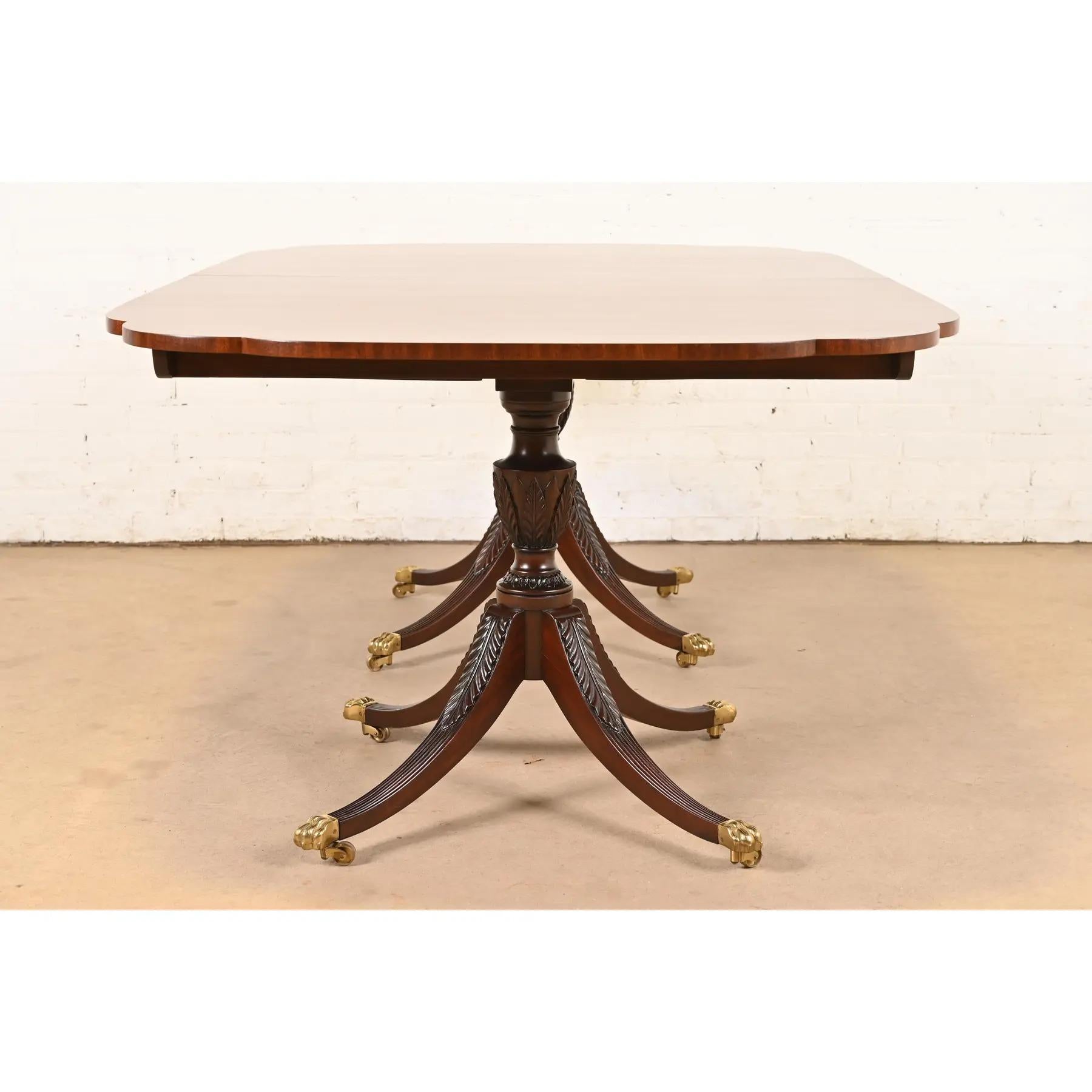 Kindel Furniture Mesa de Comedor Georgiana de Caoba con Doble Pedestal, Reacabada en venta 5