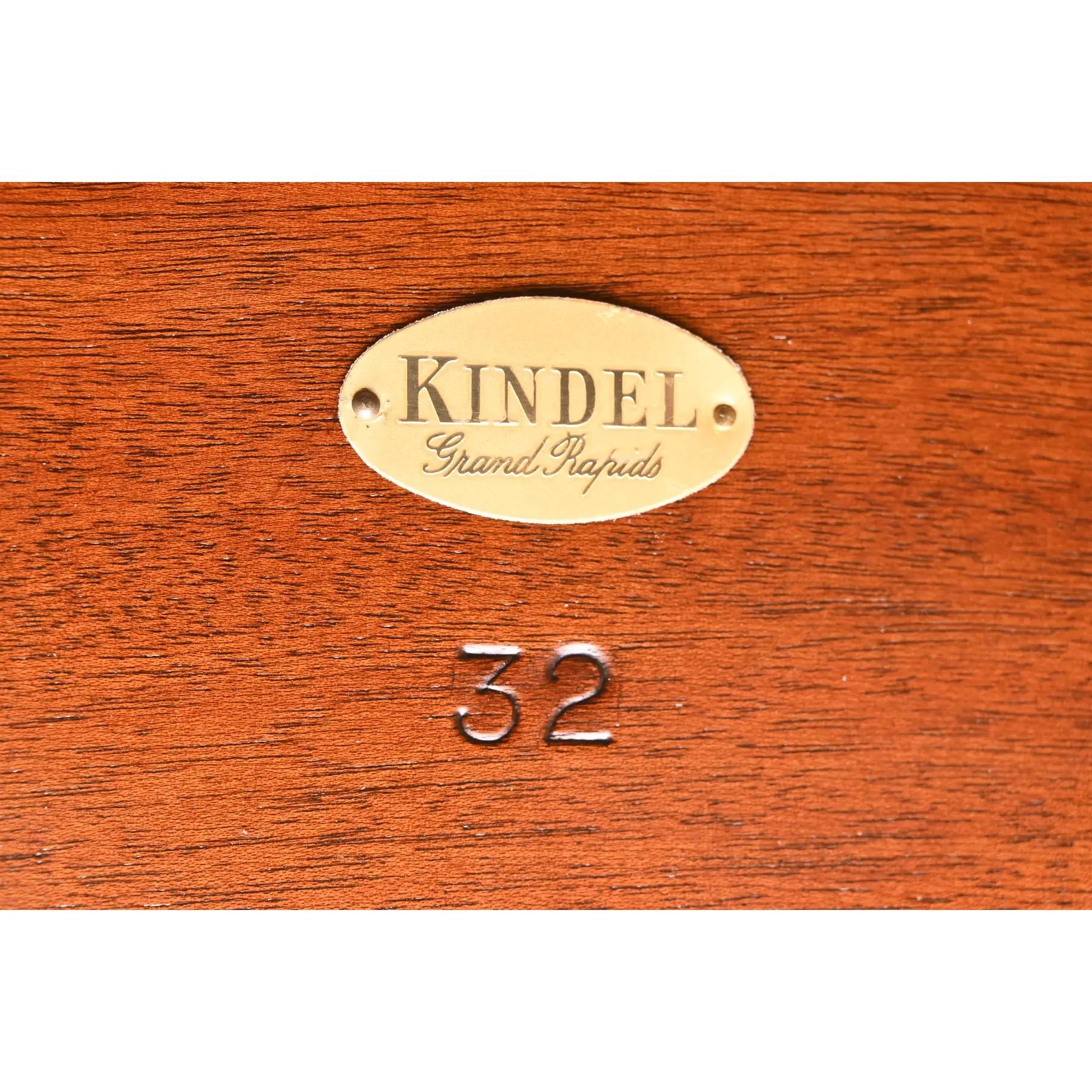 Kindel Furniture Mesa de Comedor Georgiana de Caoba con Doble Pedestal, Reacabada en venta 6