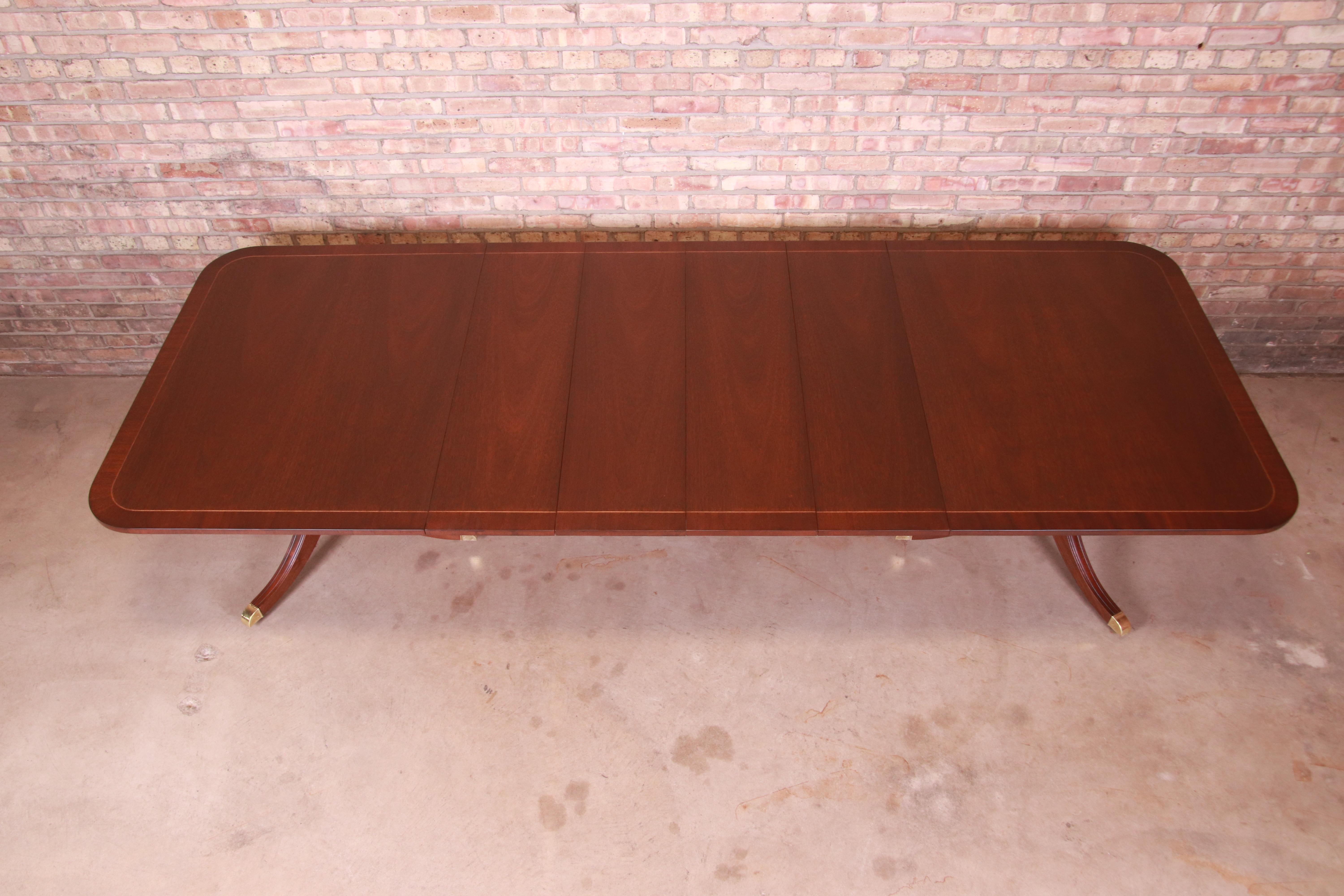 Kindel Furniture Georgian Mahogany Double Pedestal Dining Table, Refinished In Good Condition For Sale In South Bend, IN