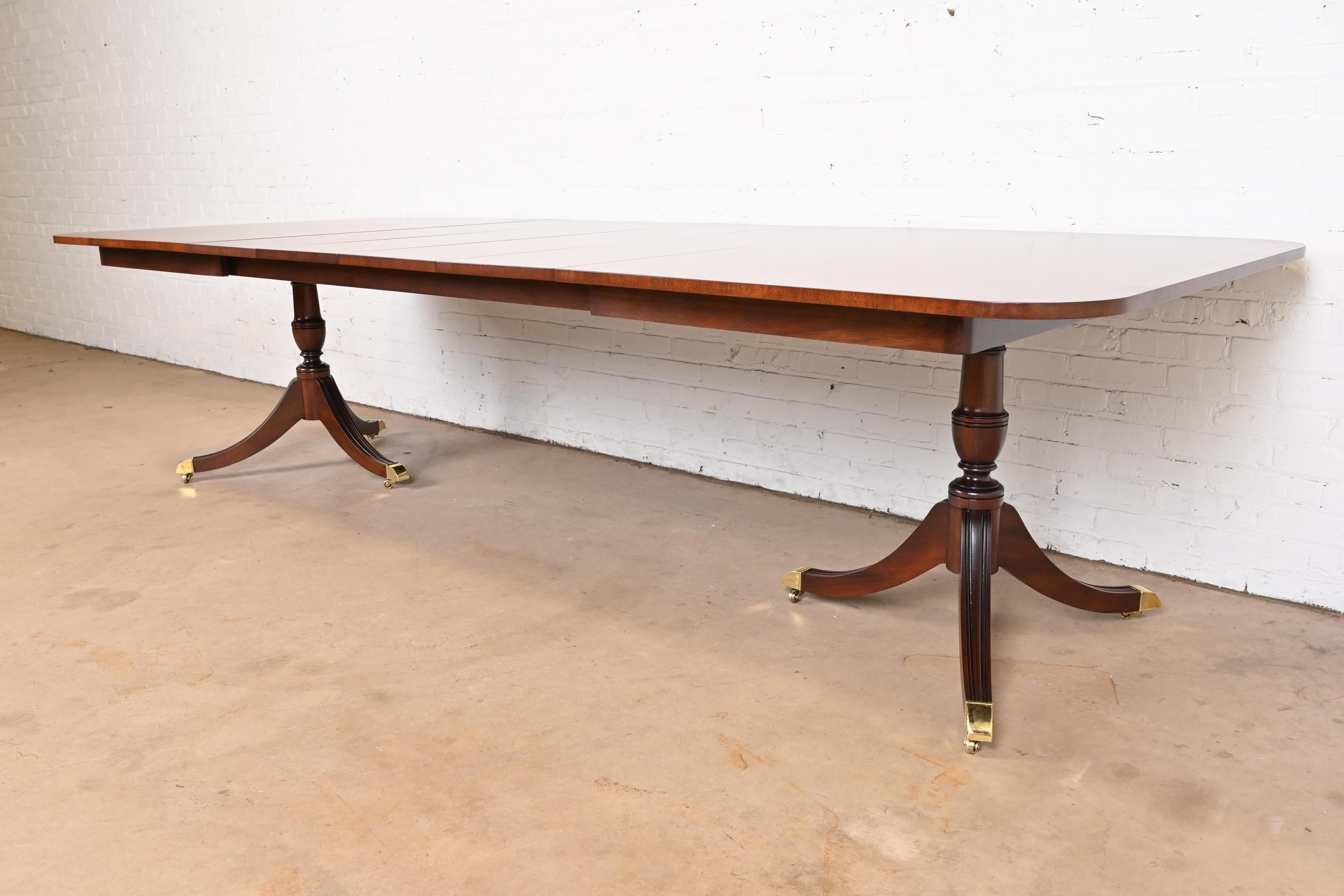Late 20th Century Kindel Furniture Georgian Mahogany Double Pedestal Dining Table, Refinished For Sale