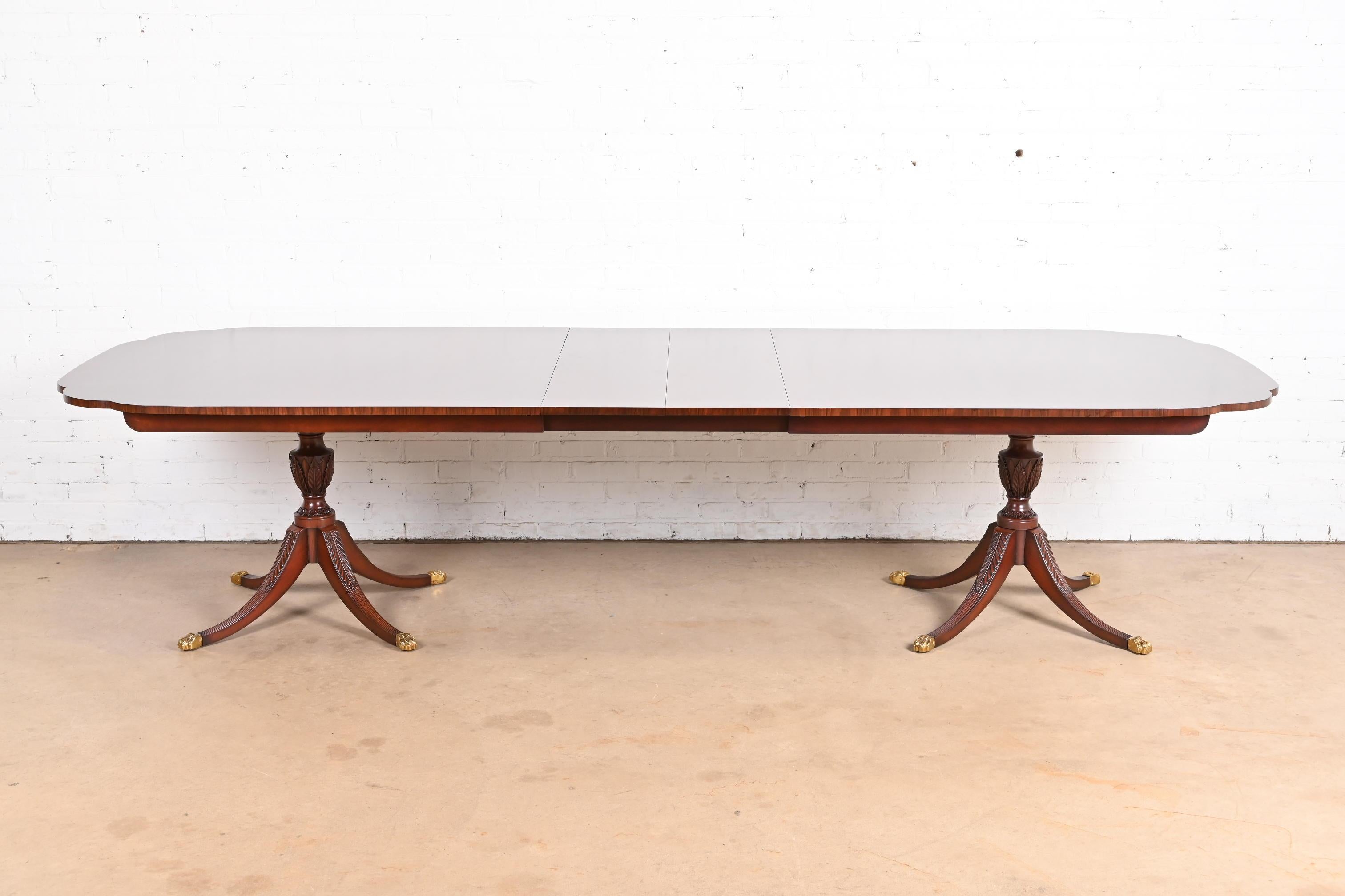 Kindel Furniture Georgian Mahogany Double Pedestal Extension Dining Table In Good Condition In South Bend, IN