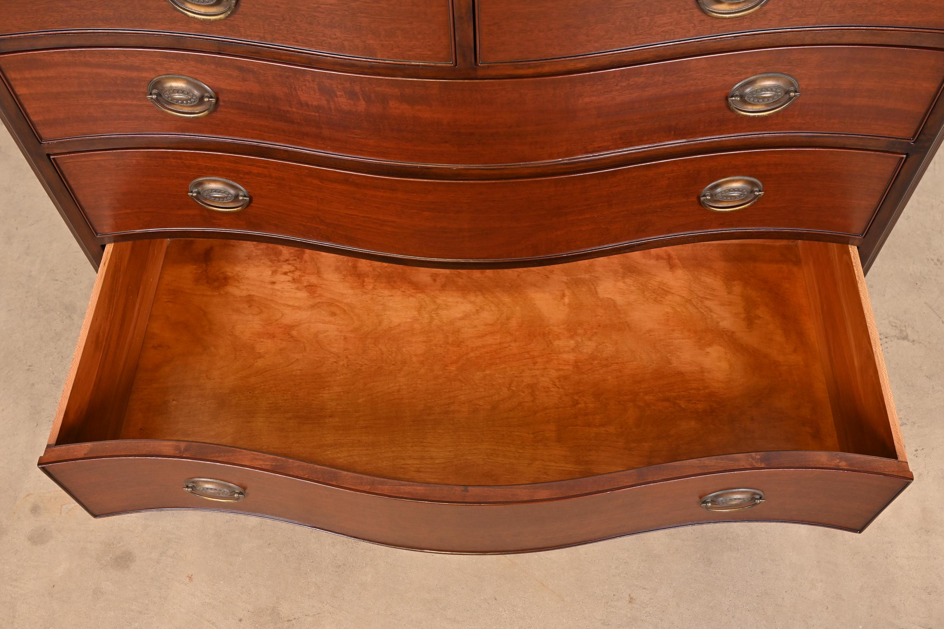 Kindel Furniture Georgian Mahogany Serpentine Front Chest of Drawers, Refinished 6