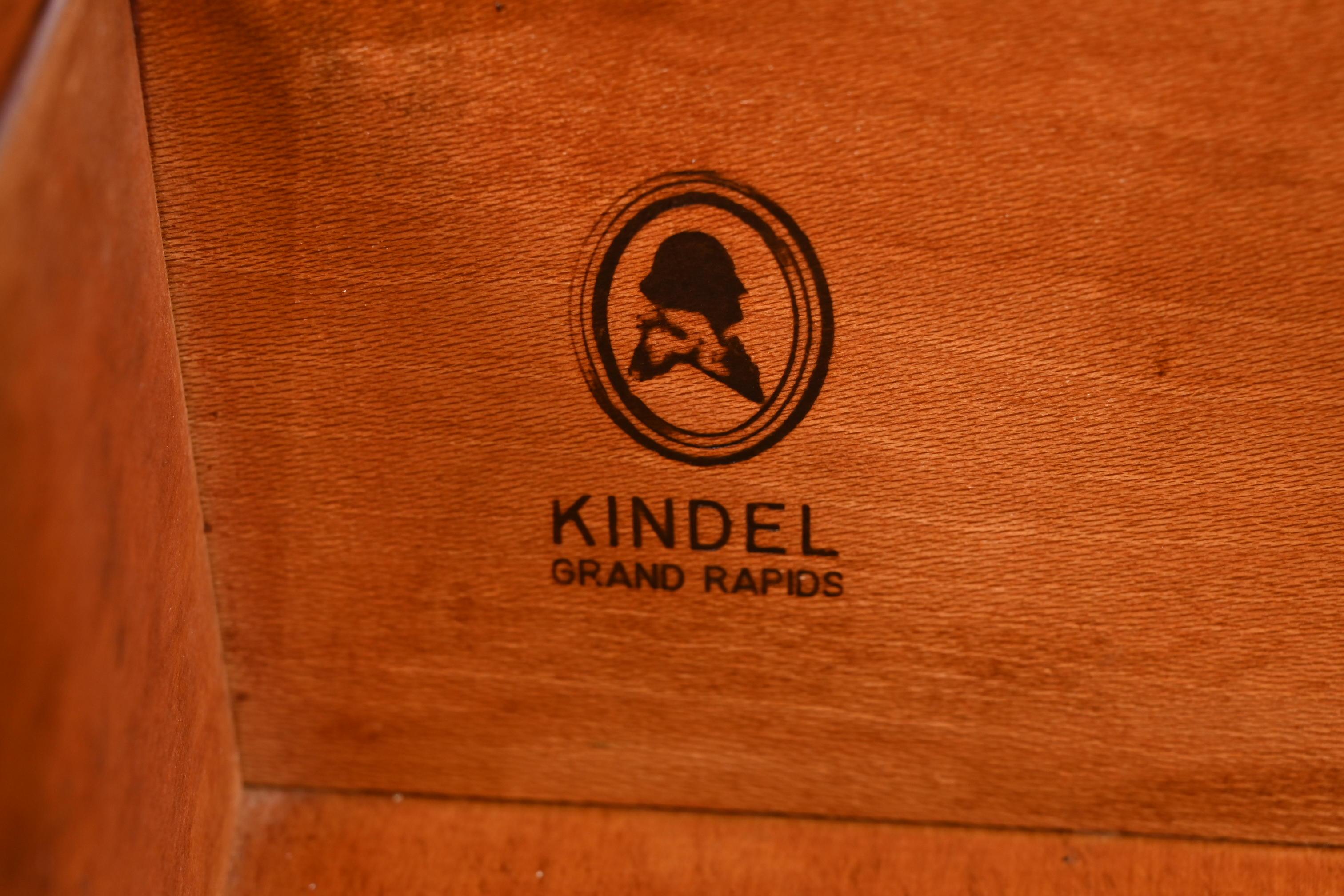 Kindel Furniture Georgian Mahogany Serpentine Front Chest of Drawers, Refinished 7