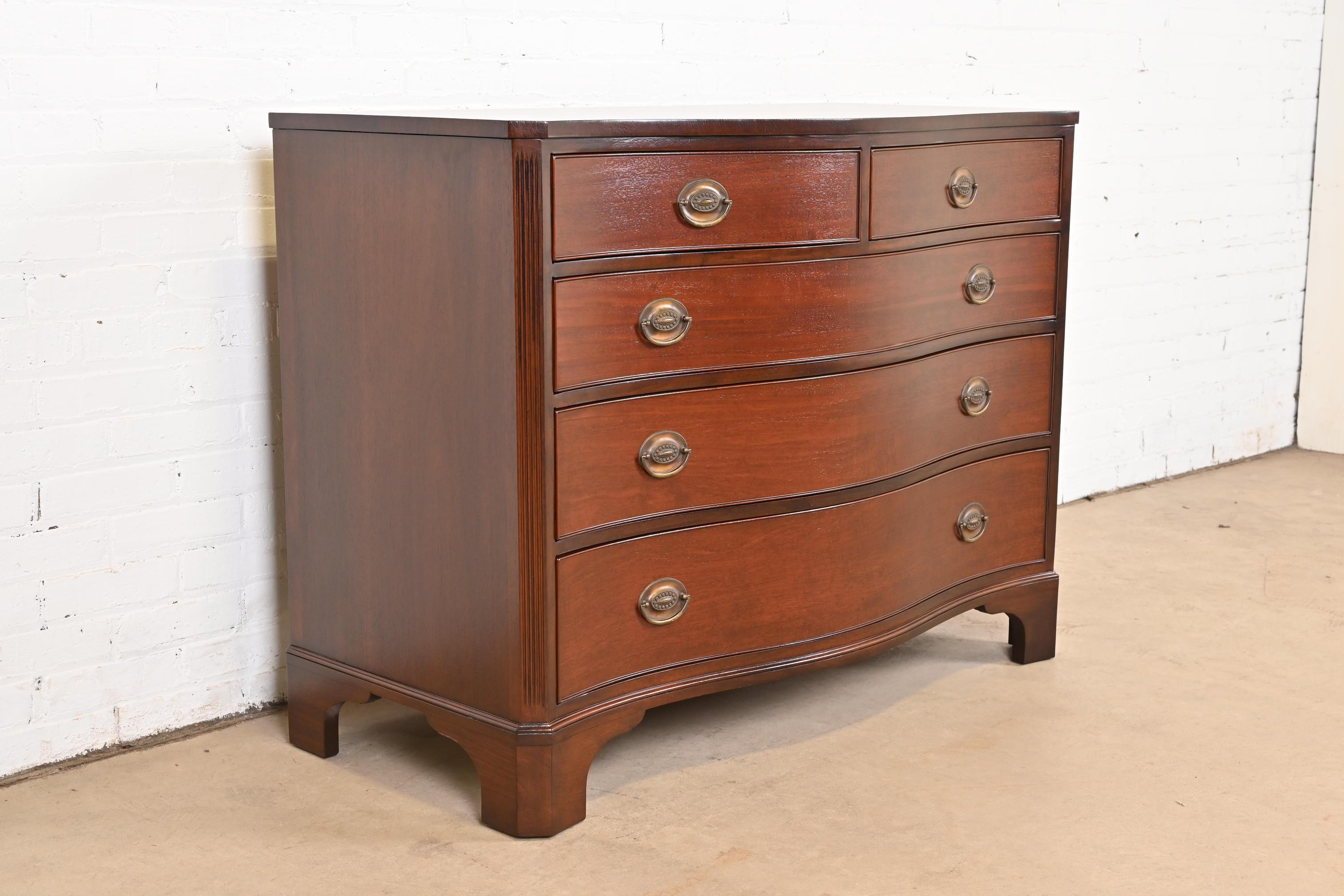 Kindel Furniture Georgian Mahogany Serpentine Front Chest of Drawers, Refinished 1