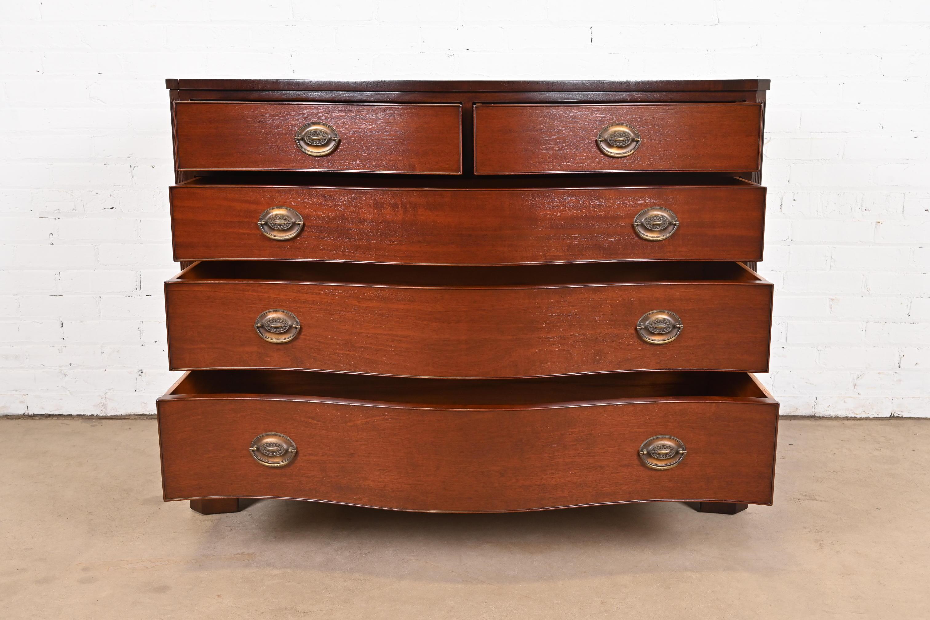 Kindel Furniture Georgian Mahogany Serpentine Front Chest of Drawers, Refinished 3
