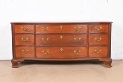 Kindel Furniture Georgian Mahogany Serpentine Front Nine-Drawer Dresser