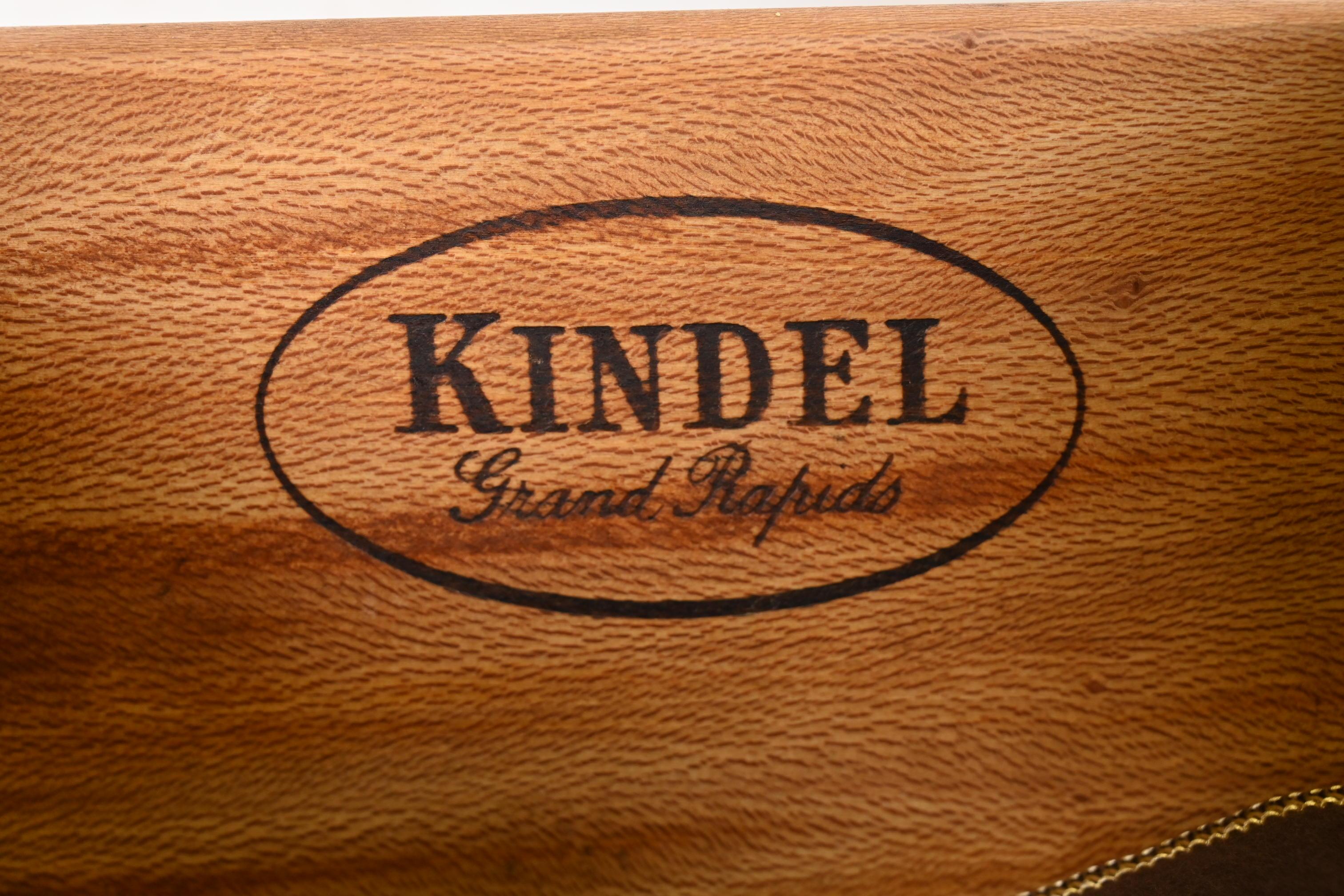 Kindel Furniture Buffet ou buffet en acajou de style géorgien en vente 2