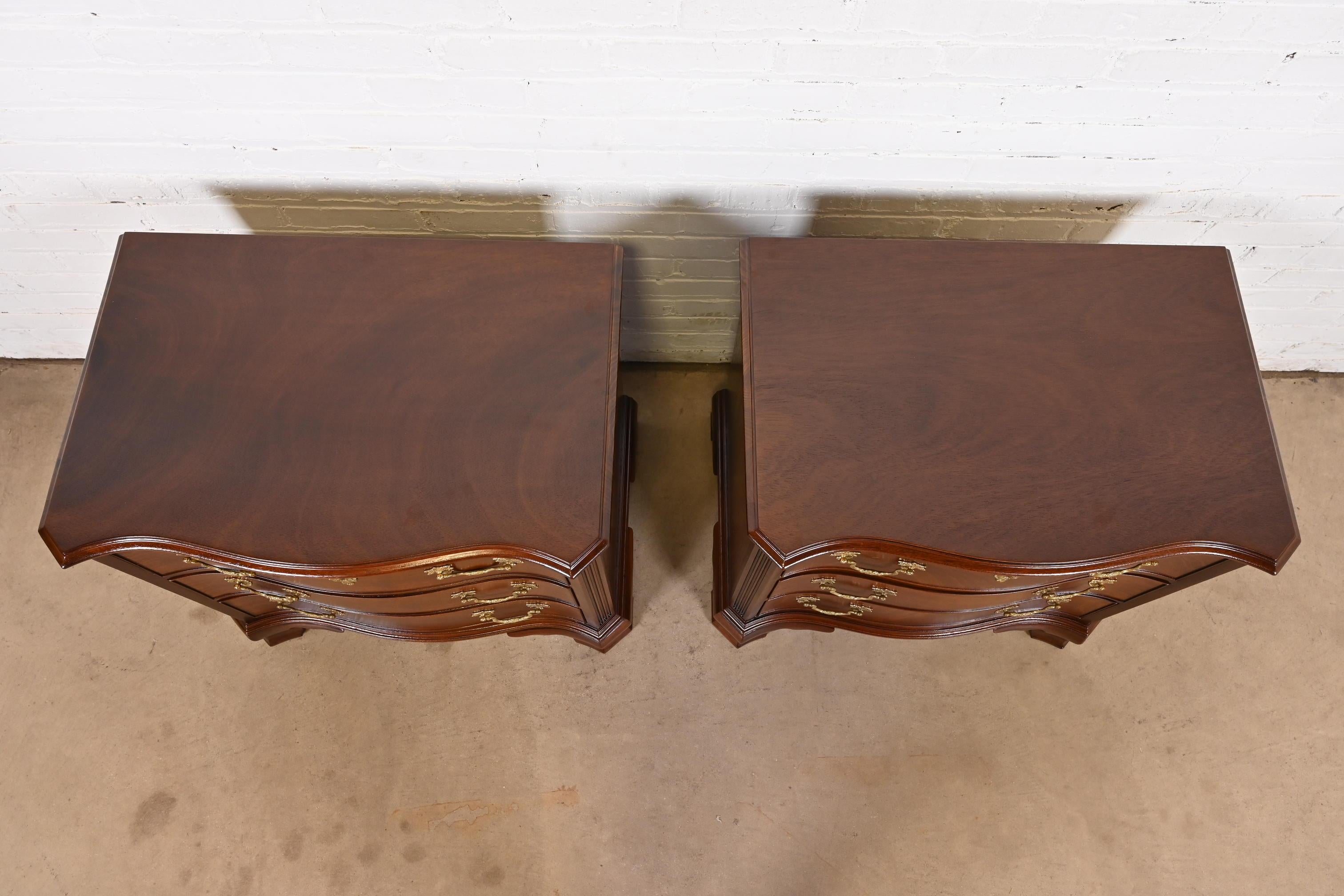 Kindel Furniture Georgian Solid Mahogany Serpentine Front Nightstands, Pair 4