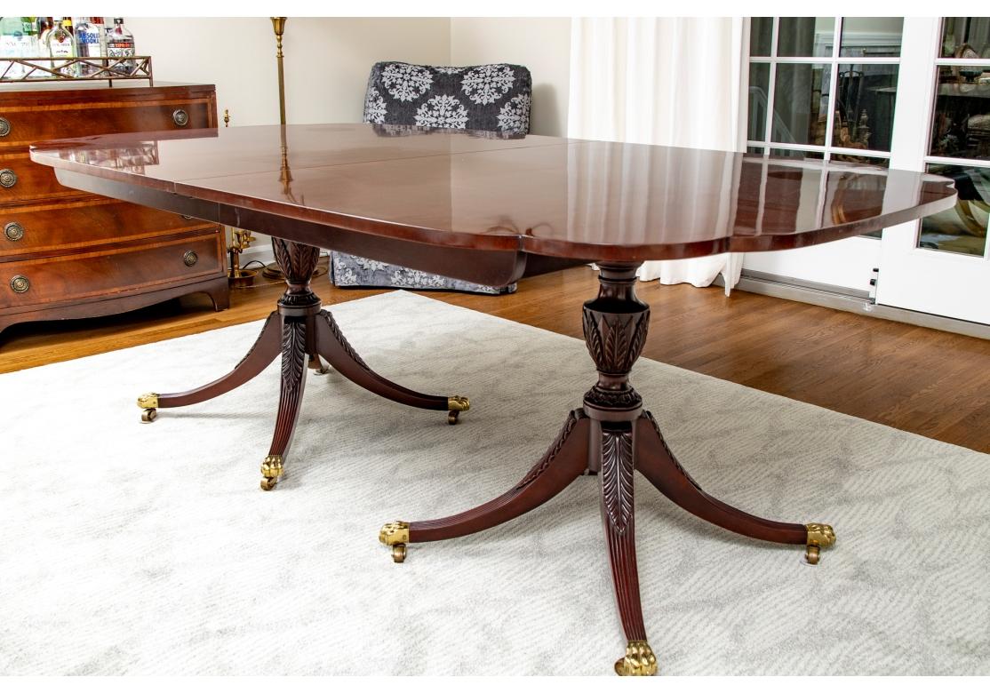 Kindel Furniture Esstisch aus Mahagoni im georgianischen Stil mit doppeltem Sockel im Angebot 3