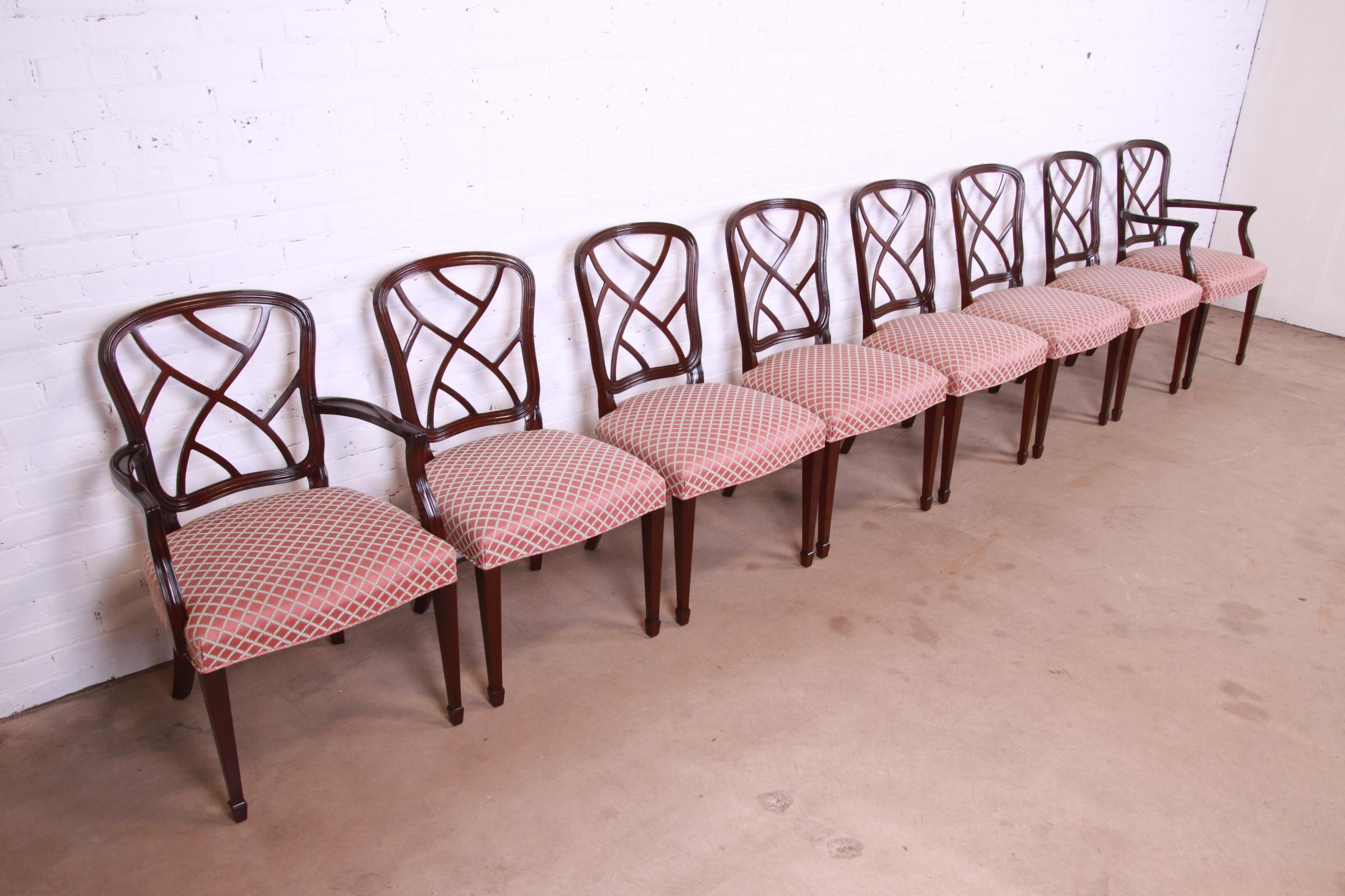 Kindel Furniture Hepplewhite Carved Mahogany Dining Chairs, Set of Eight In Good Condition In South Bend, IN
