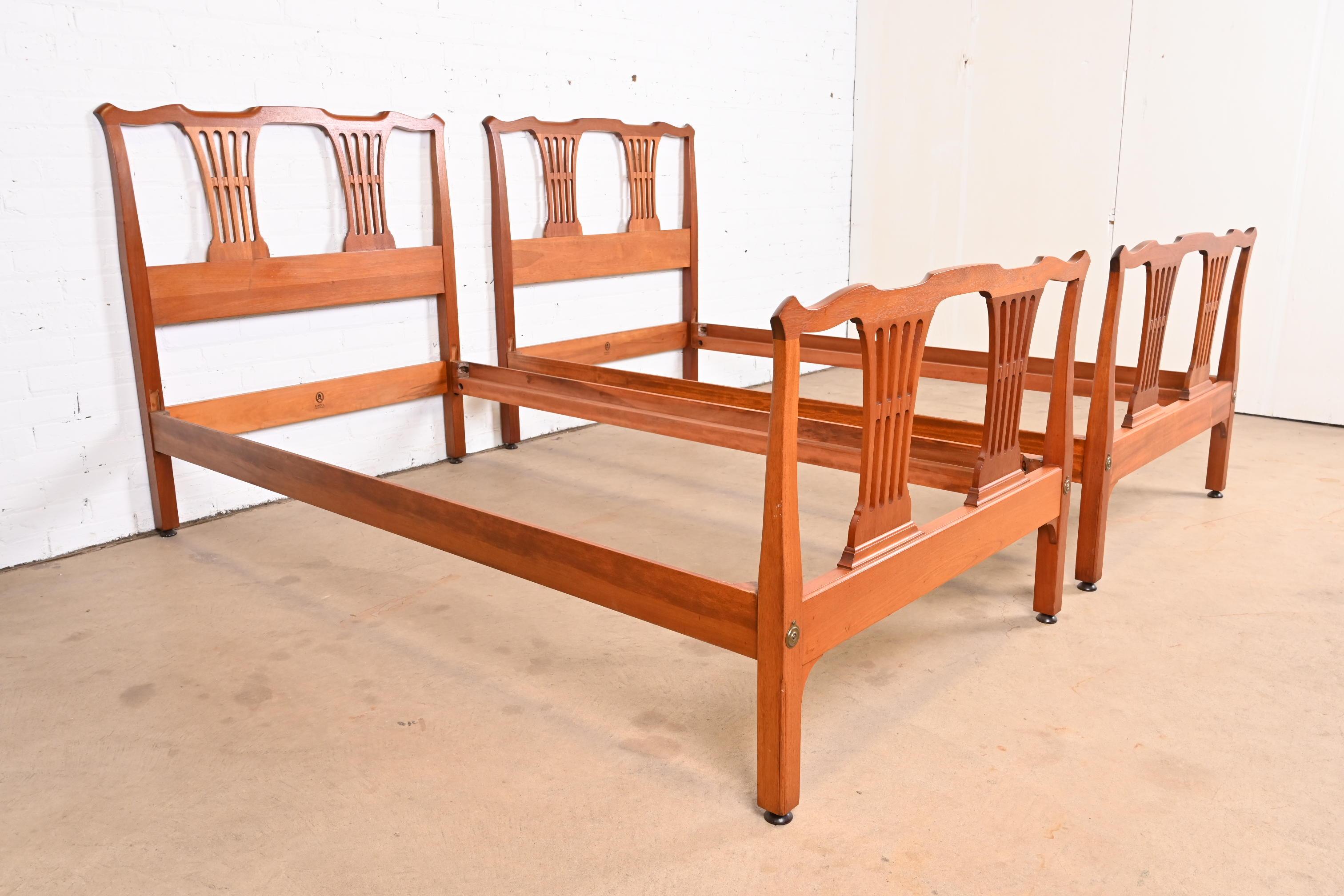 Mid-20th Century Kindel Furniture Hepplewhite Carved Mahogany Twin Beds, Pair